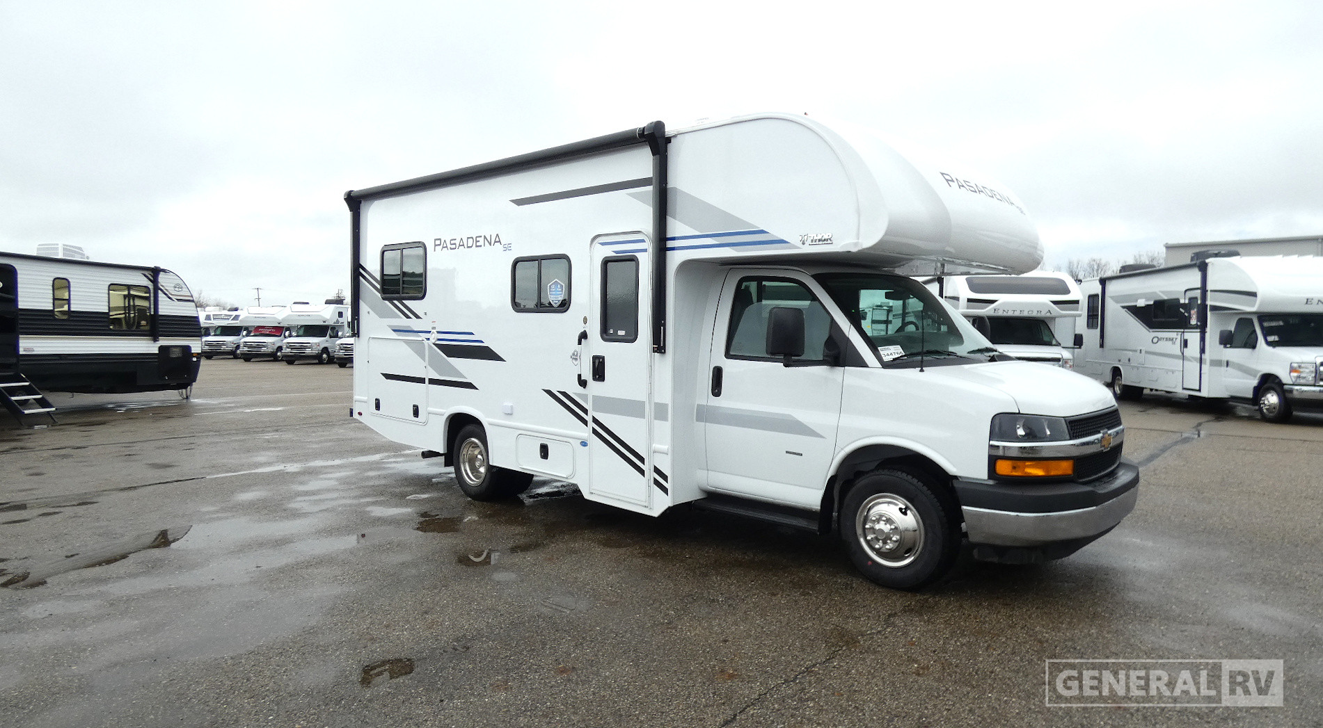 2027 Thor Motor Coach PASADENA SE SE21 Chevy  for Sale in Birch Run, MI