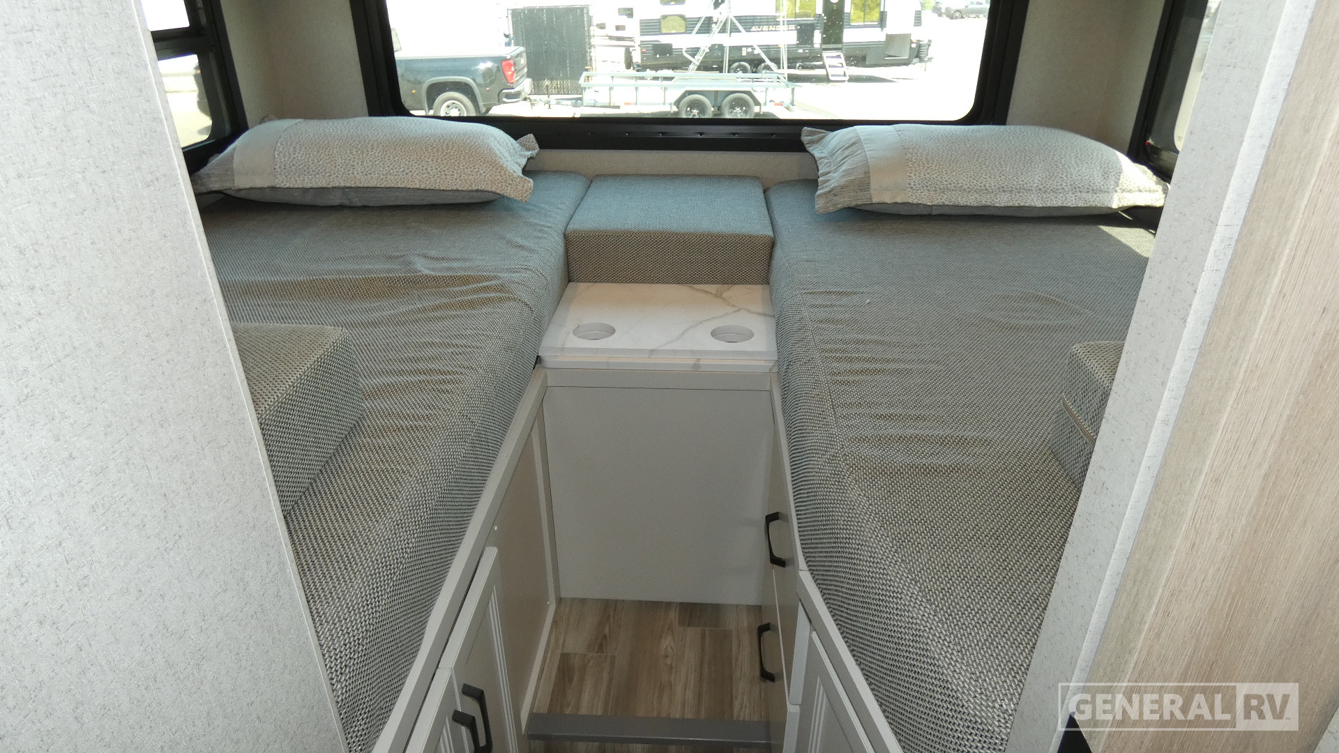 2026 Thor Motor Coach Magnitude Grand Z30 for Sale