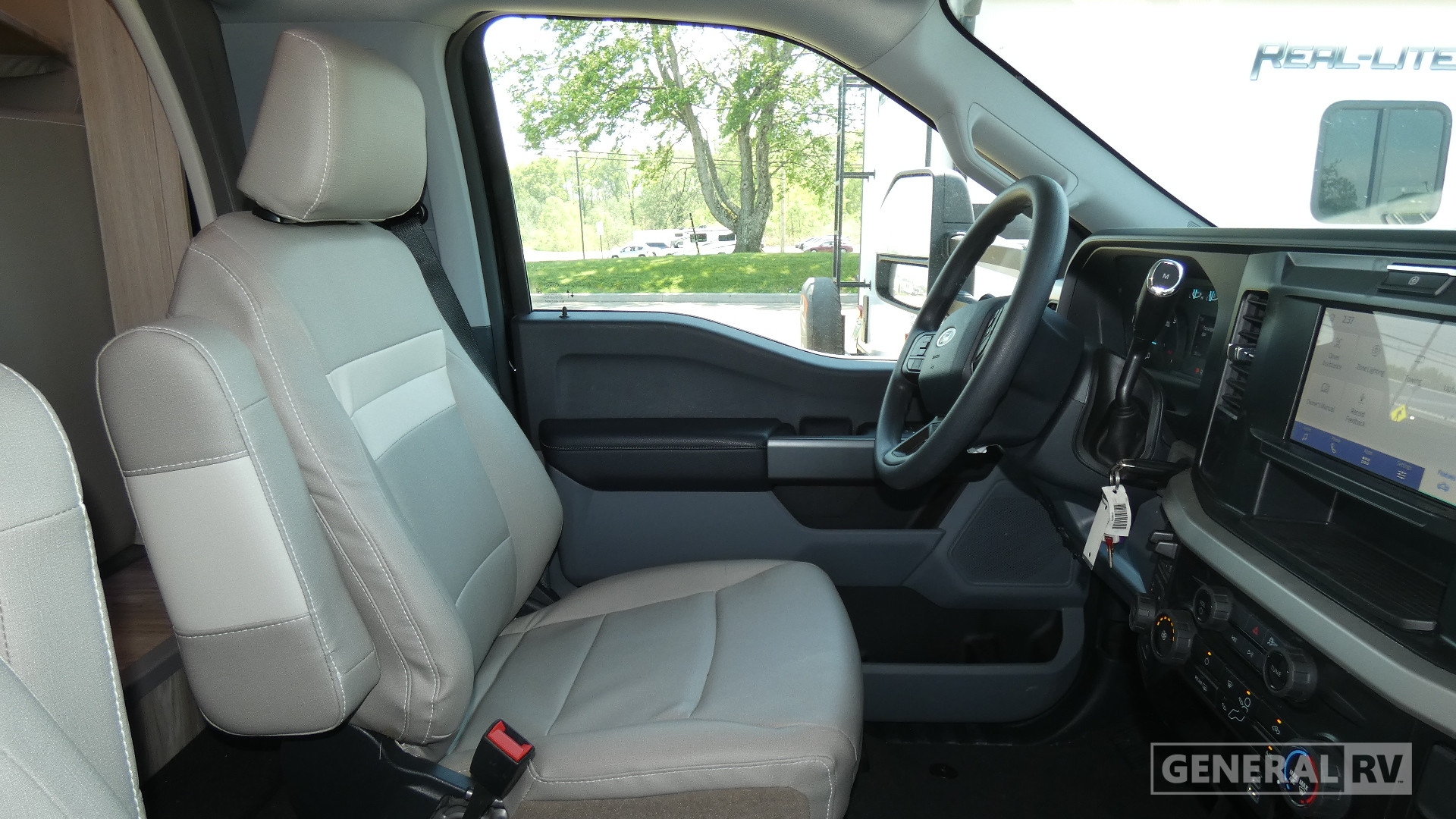 2026 Thor Motor Coach Magnitude Grand Z30 for Sale