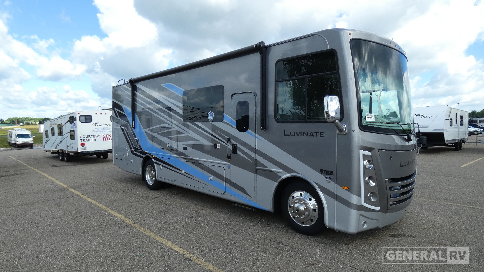 2026 Thor Motor Coach Luminate MM30 for Sale in North Canton, OH