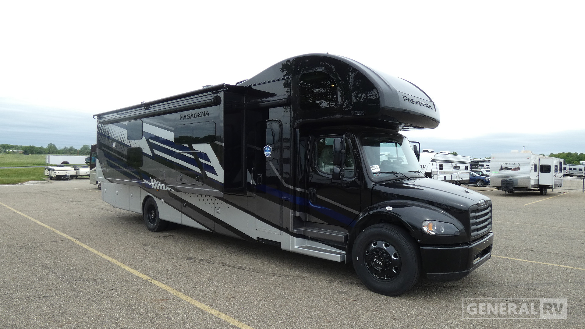 2026 Thor Motor Coach Pasadena 38XL for Sale in North Canton, OH