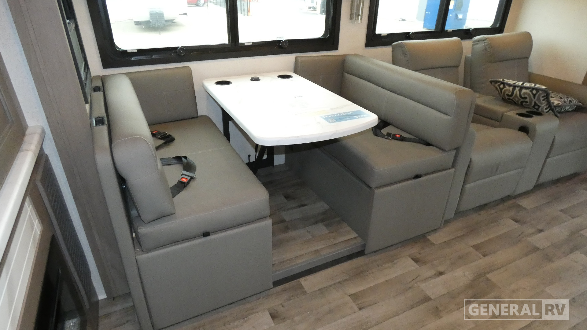 2026 Thor Motor Coach Pasadena 38XL for Sale