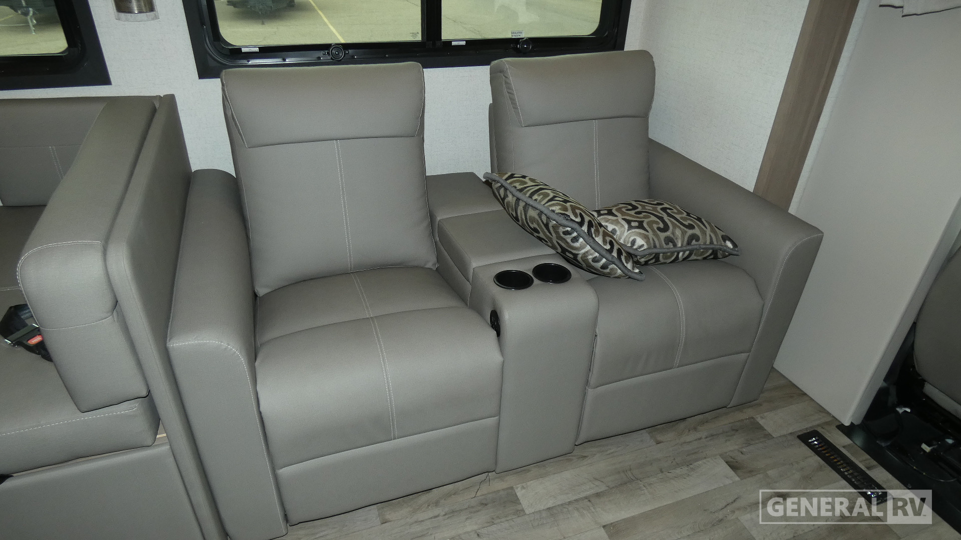 2026 Thor Motor Coach Pasadena 38XL for Sale