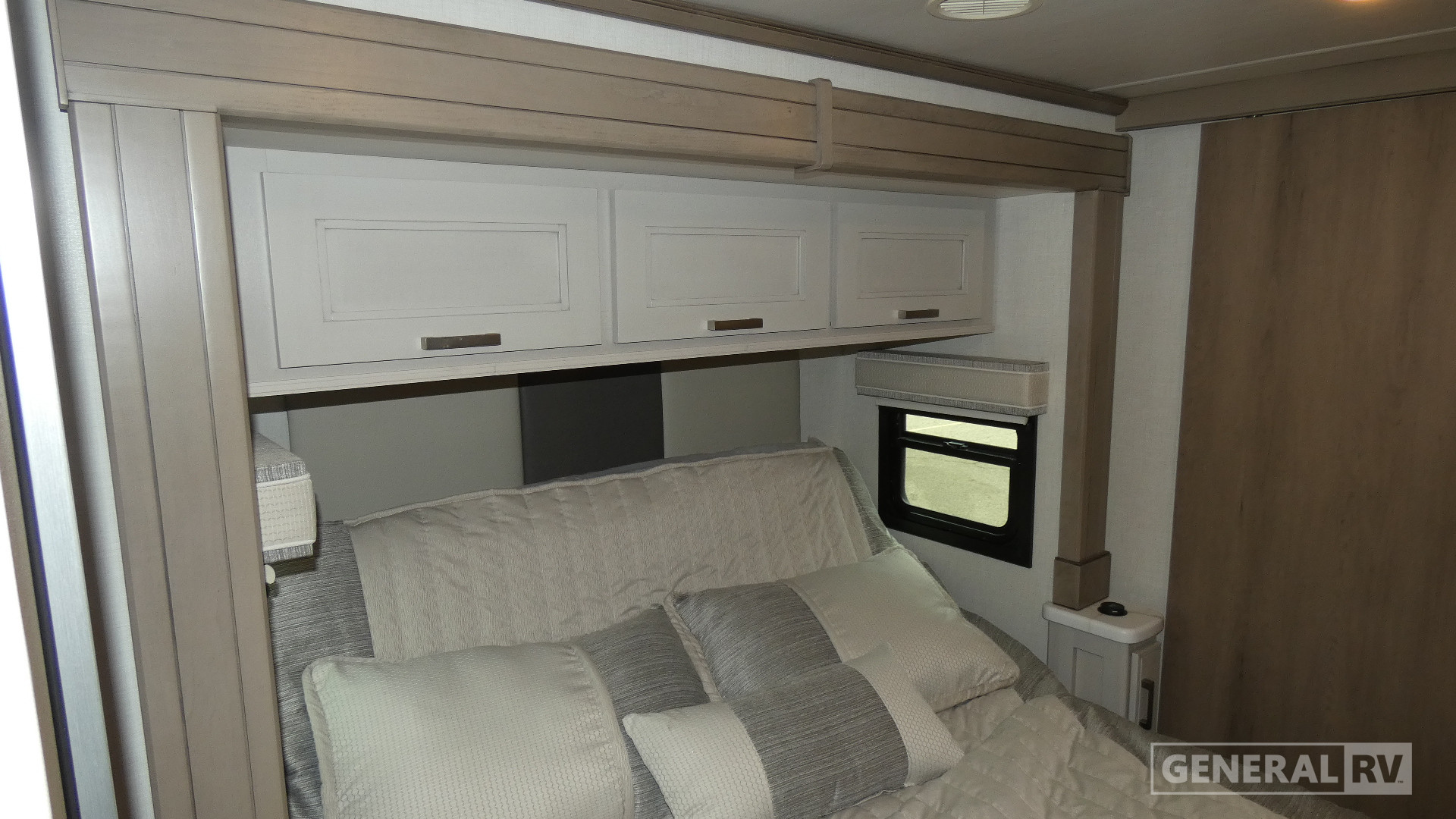 2026 Thor Motor Coach Riviera 39BH for Sale