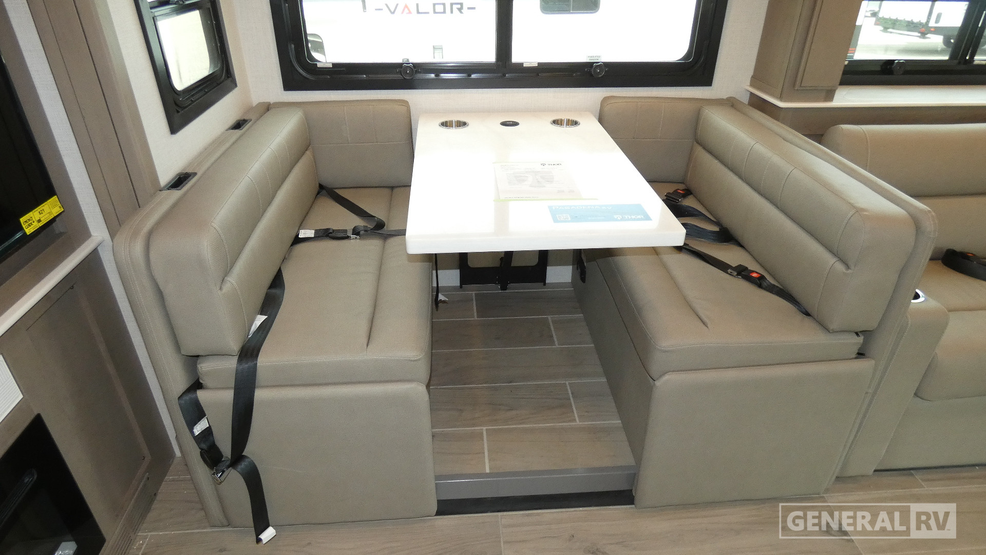 2026 Thor Motor Coach Pasadena SV 38FX for Sale