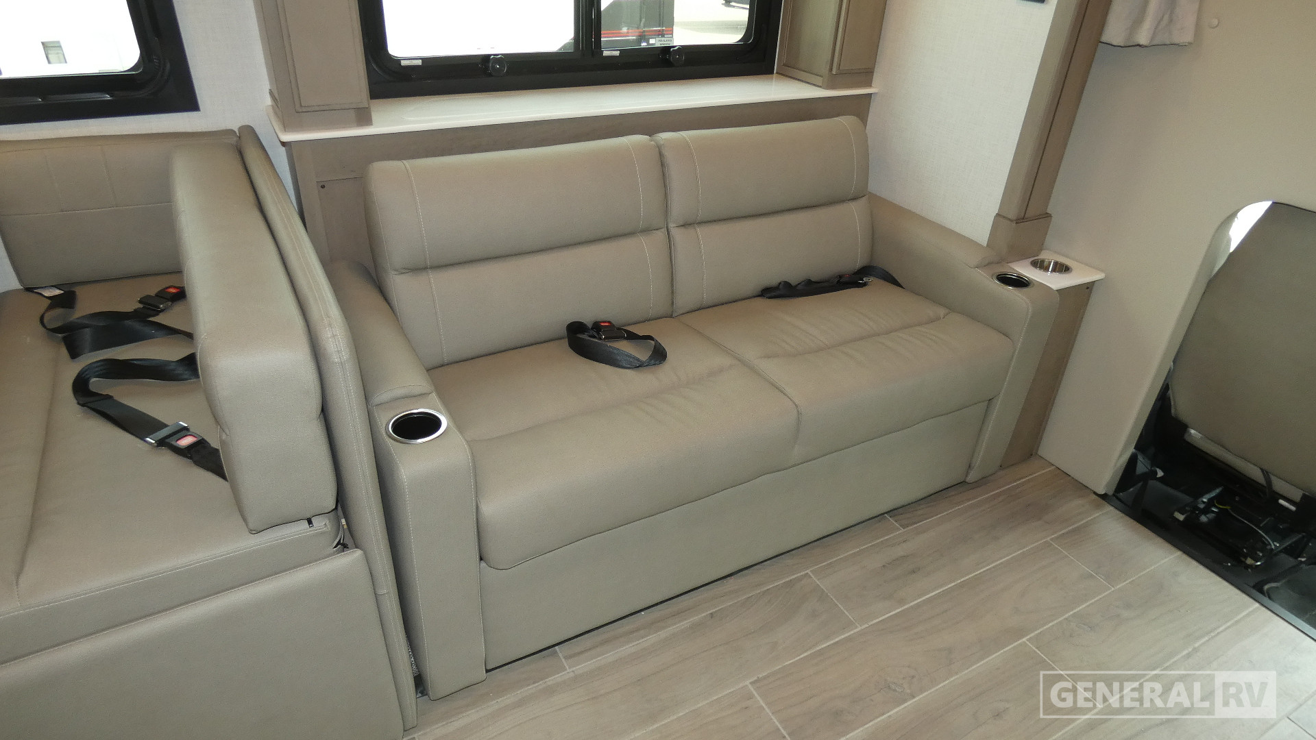 2026 Thor Motor Coach Pasadena SV 38FX for Sale