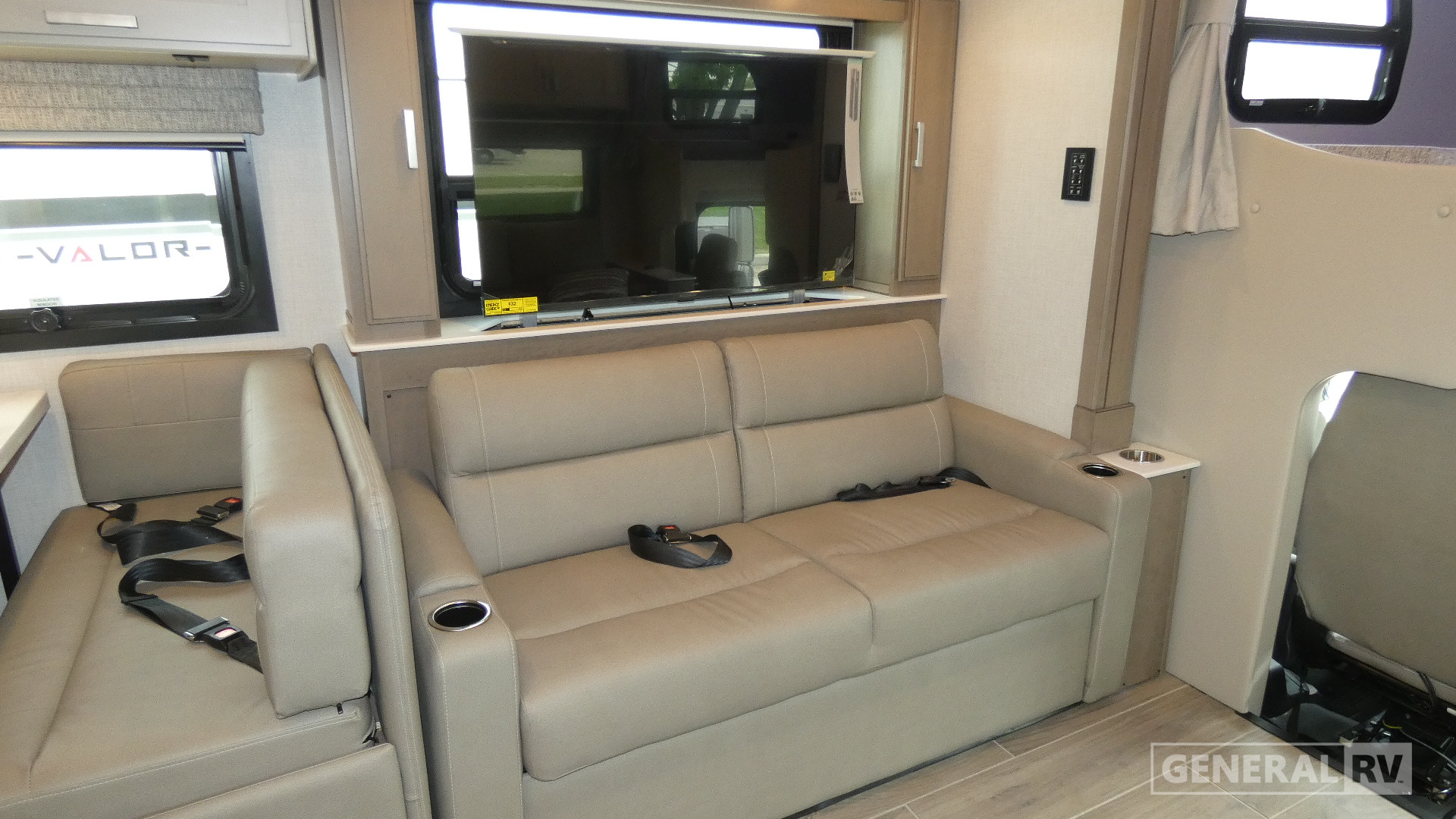 2026 Thor Motor Coach Pasadena SV 38FX for Sale