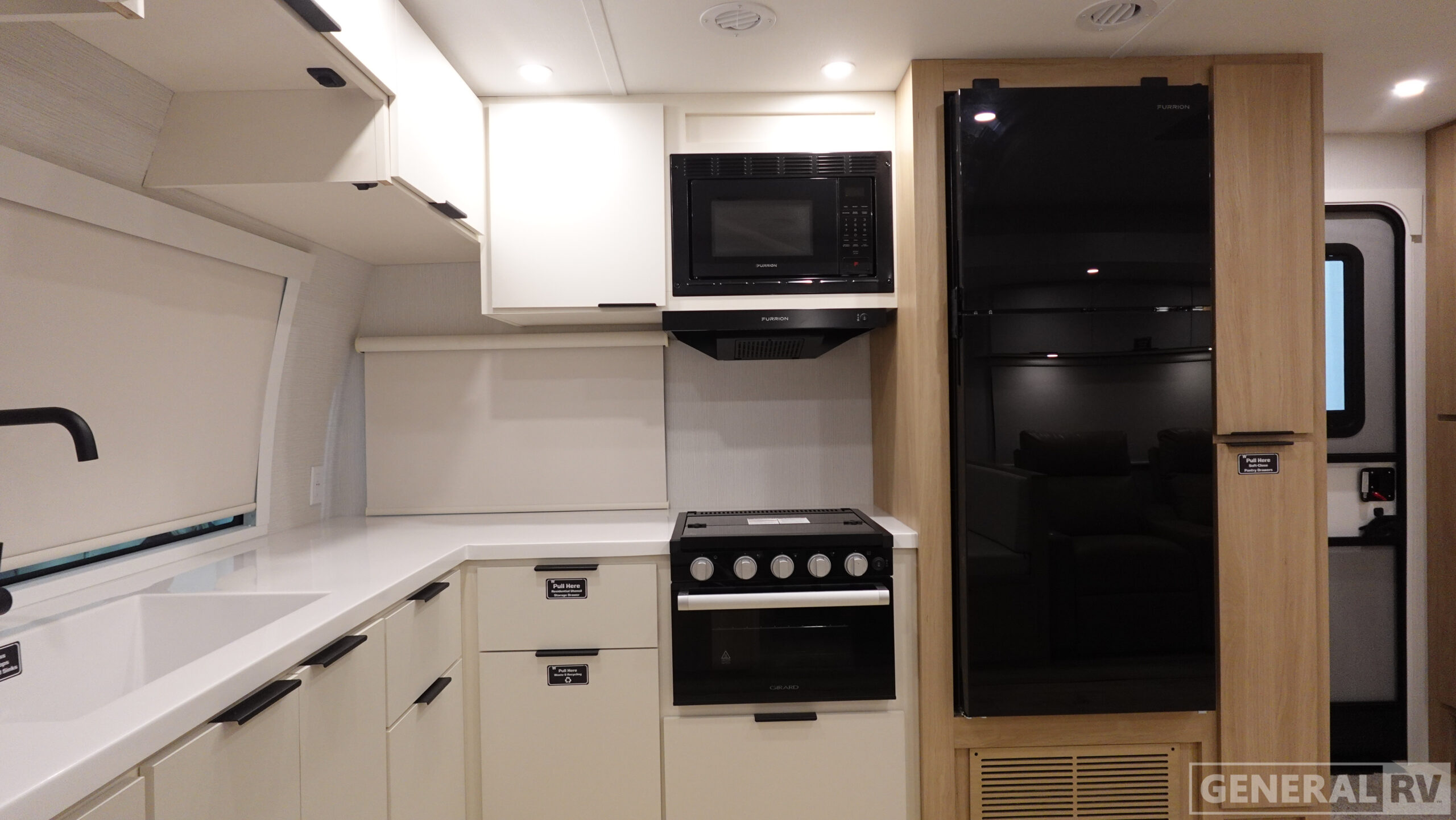 2026 Winnebago Thrive 26FKD for Sale