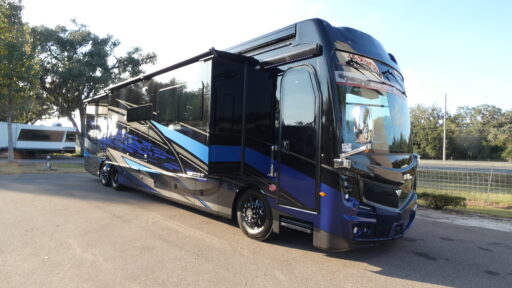 2026 Fleetwood Discovery LXE 44B