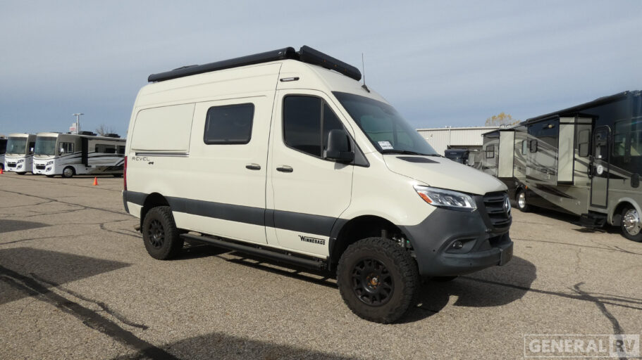 2023 WINNEBAGO 44E