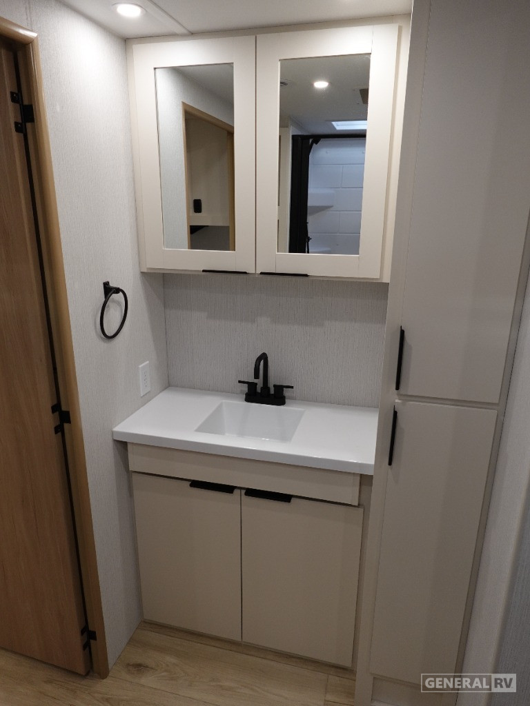 Thrive/25RLS/2026 image-9