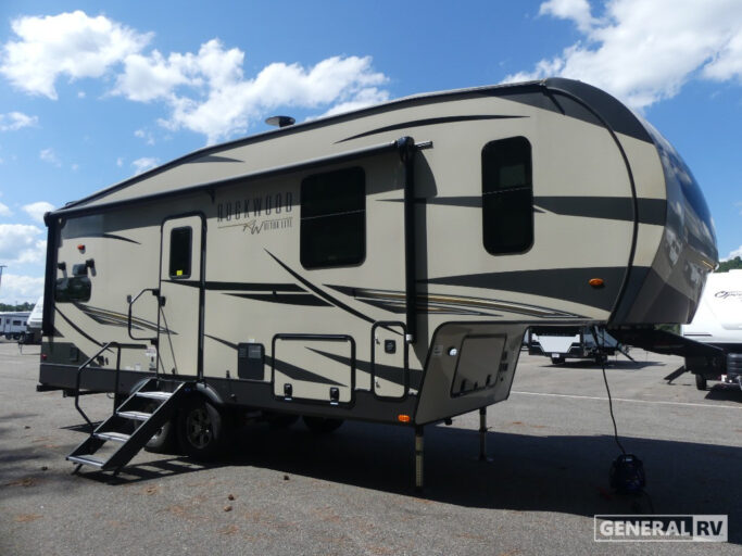 2022 Forest River Rockwood Ultra Lite 2442bs