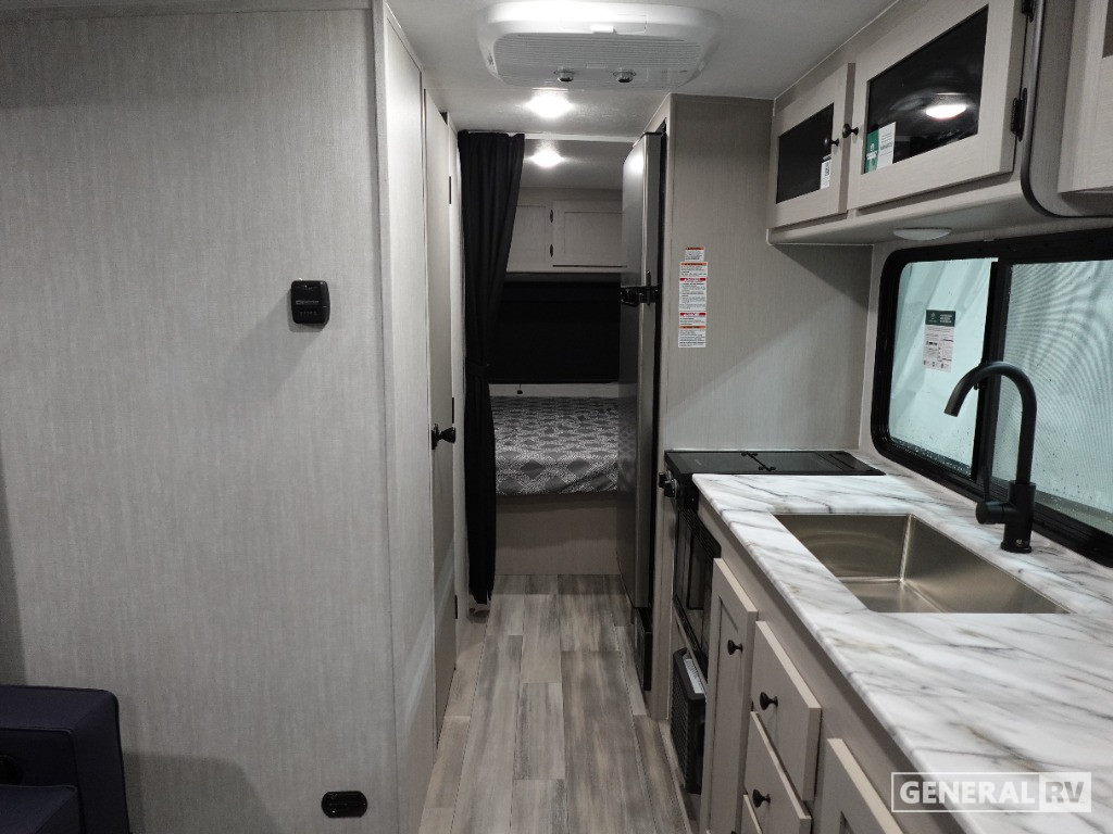 213RDS RVs for Sale at General RV ・ General RV Center
