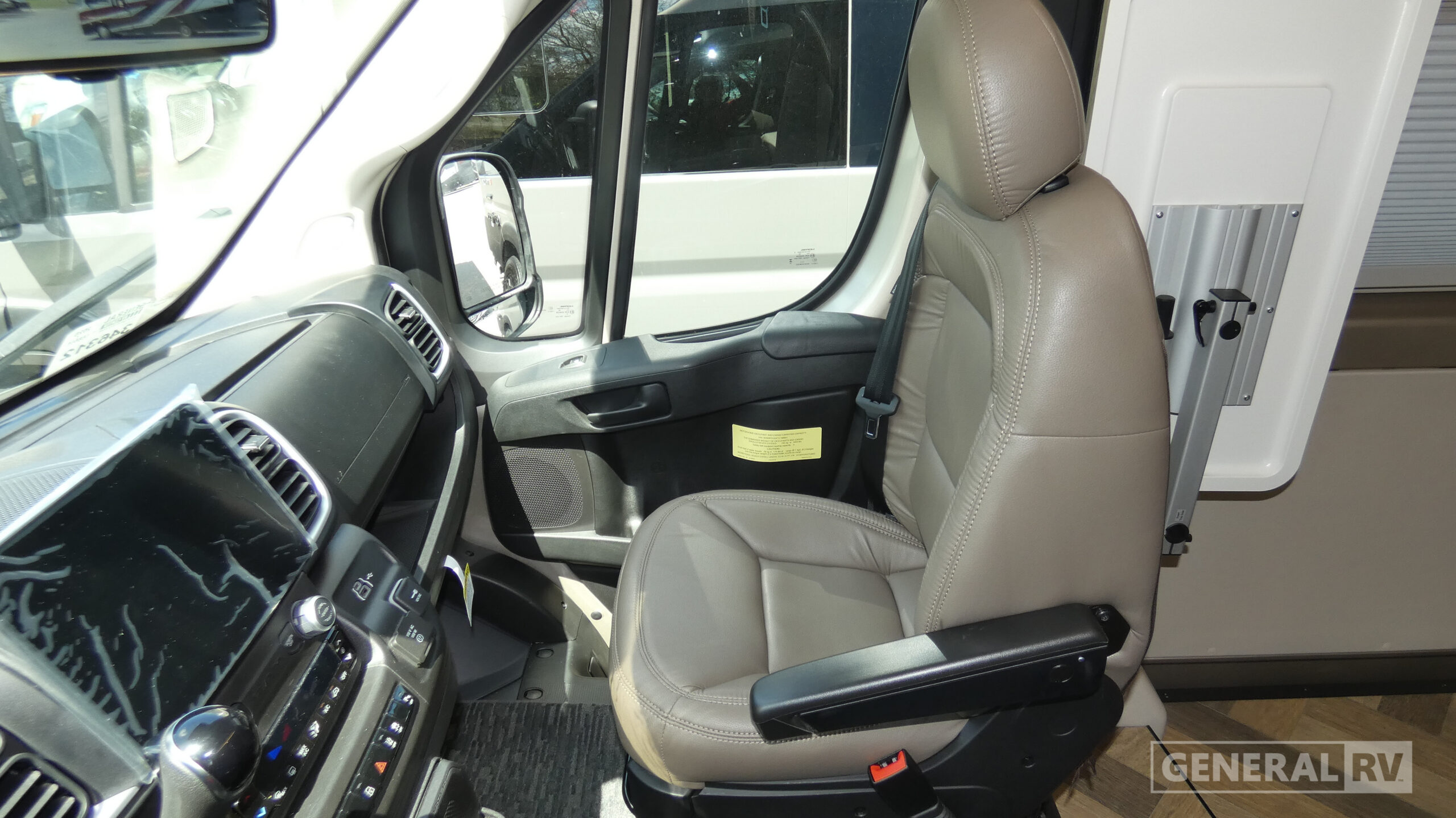 Travato/59K/2026 image-10