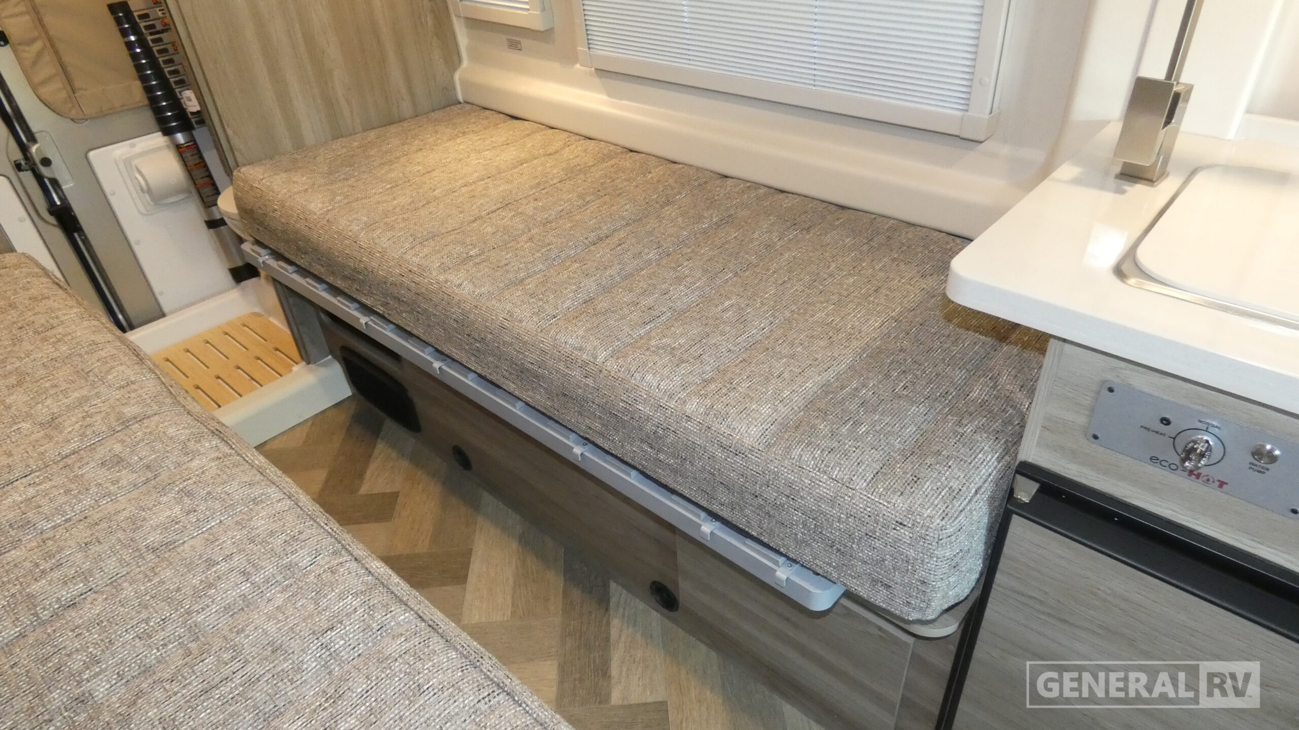 Travato/59K/2026 image-16