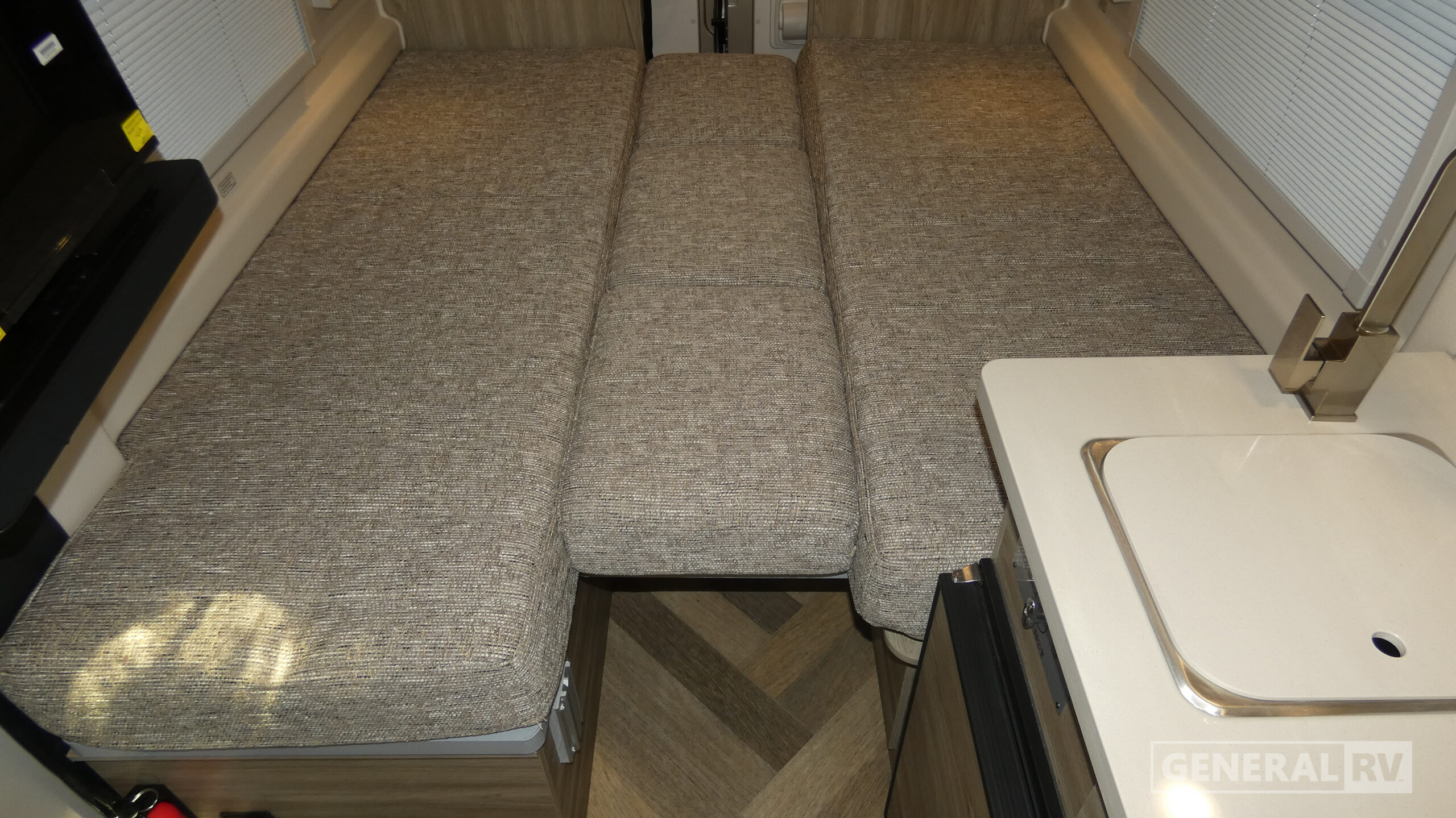 Travato/59K/2026 image-18