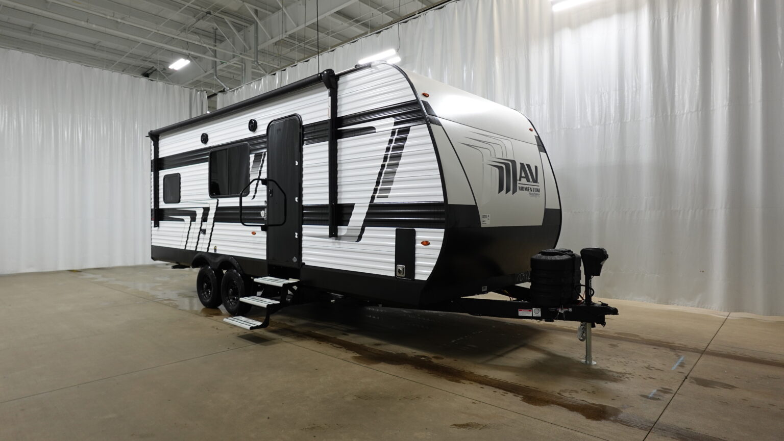 New 2026 Grand Design Momentum MAV 22MAV Toy Hauler Travel Trailer