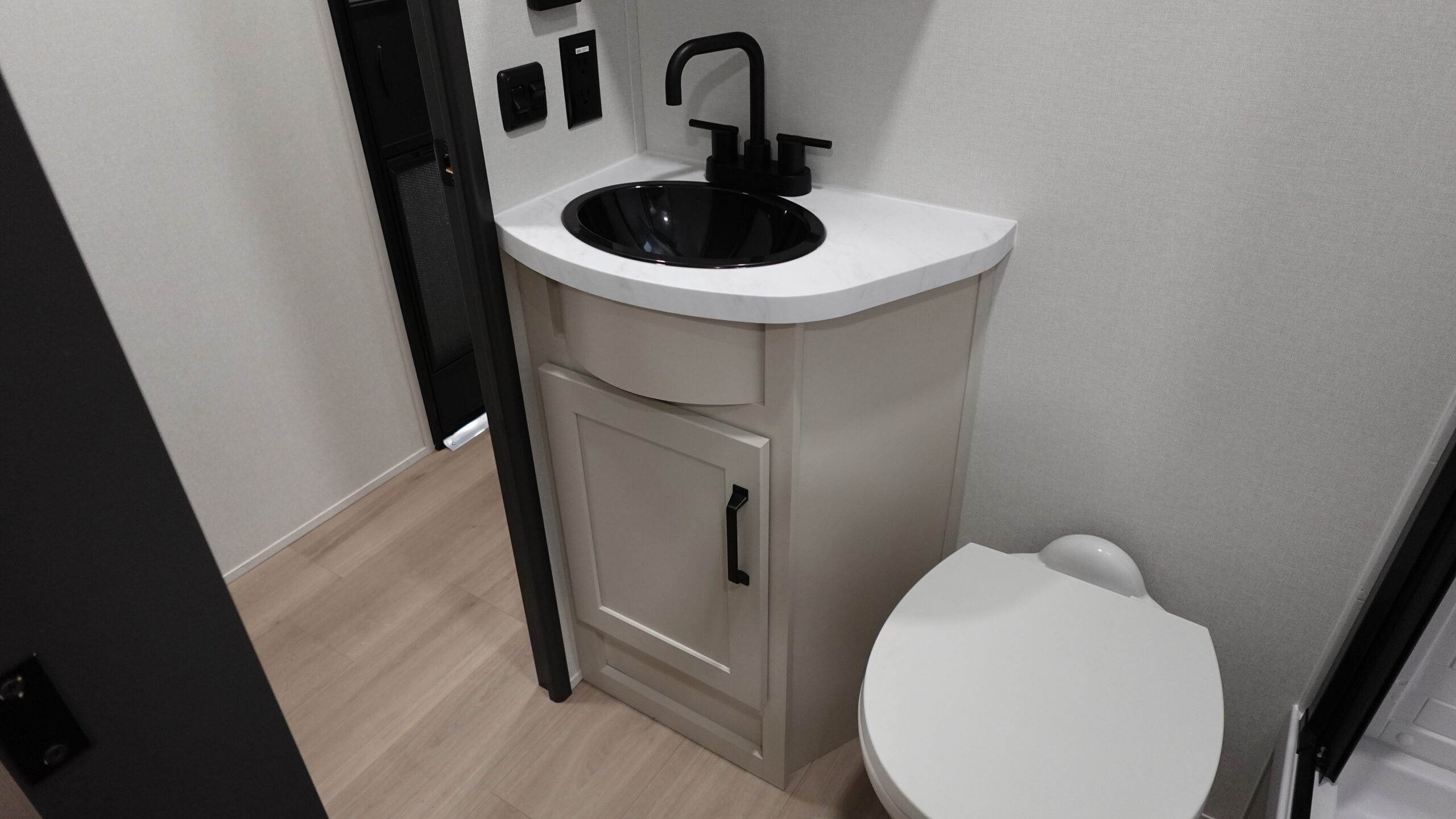 New 2026 Forest River Wildwood Heritage Glen Elite Series 36FL