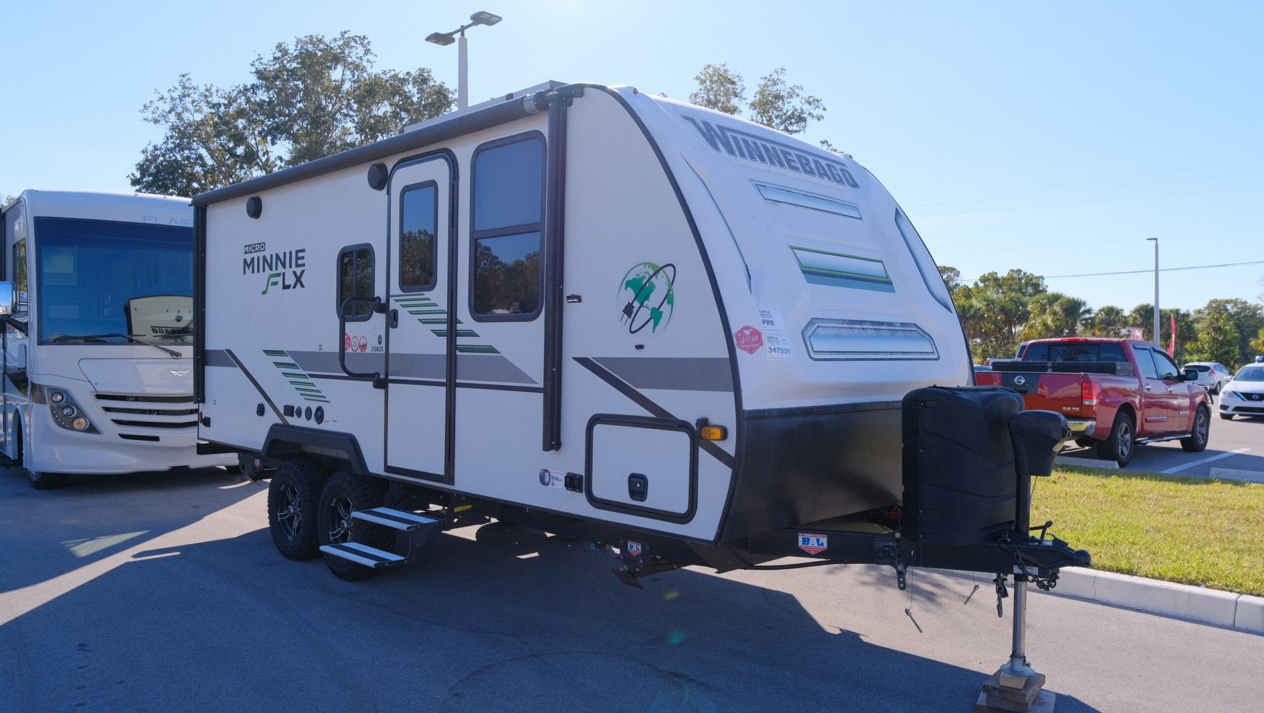 2022 Winnebago Micro Minnie FLX