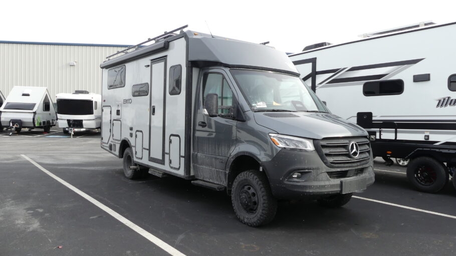 2026 WINNEBAGO 23B