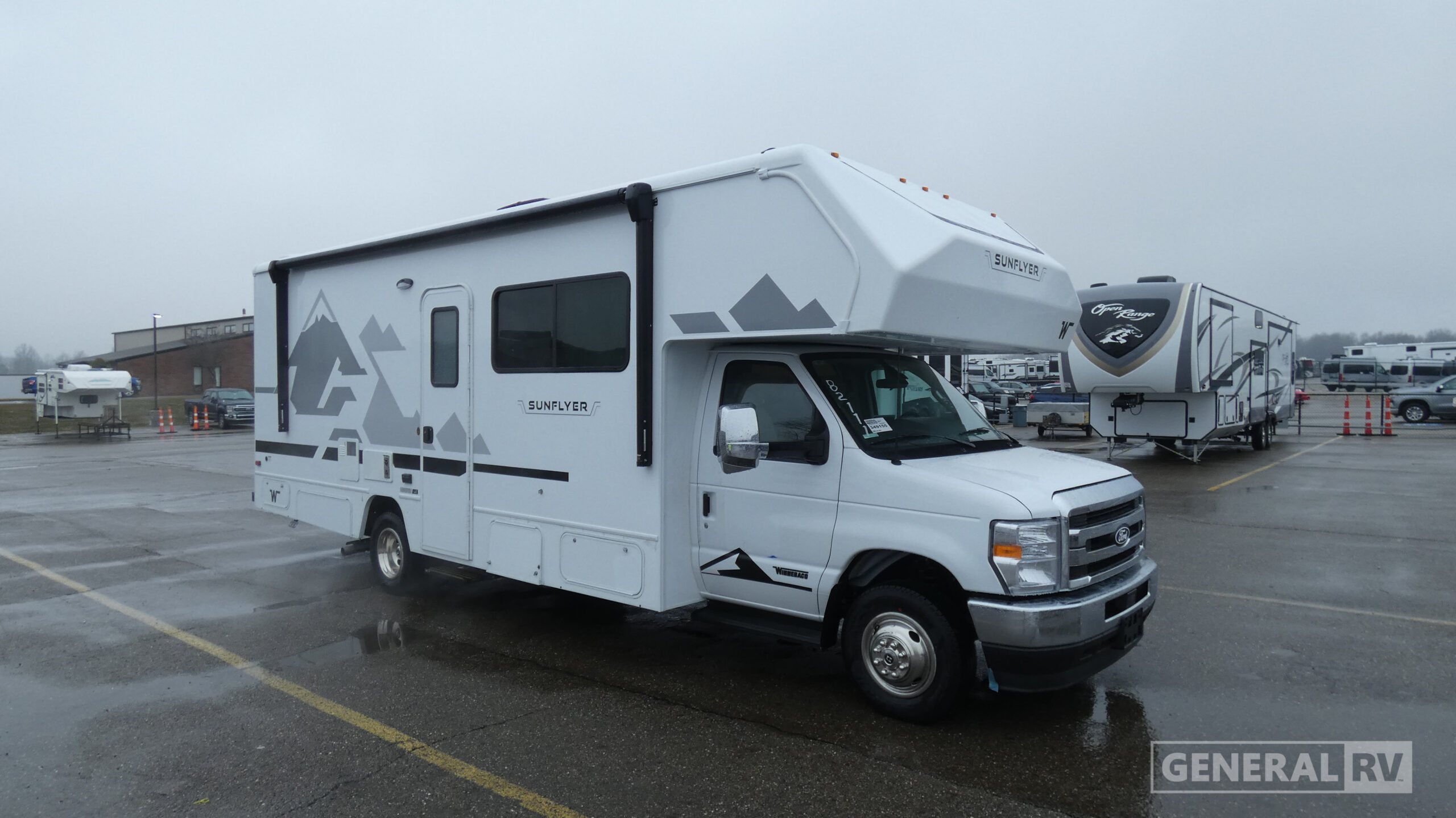 2027 Winnebago Sunflyer 26FE for Sale in North Canton, OH
