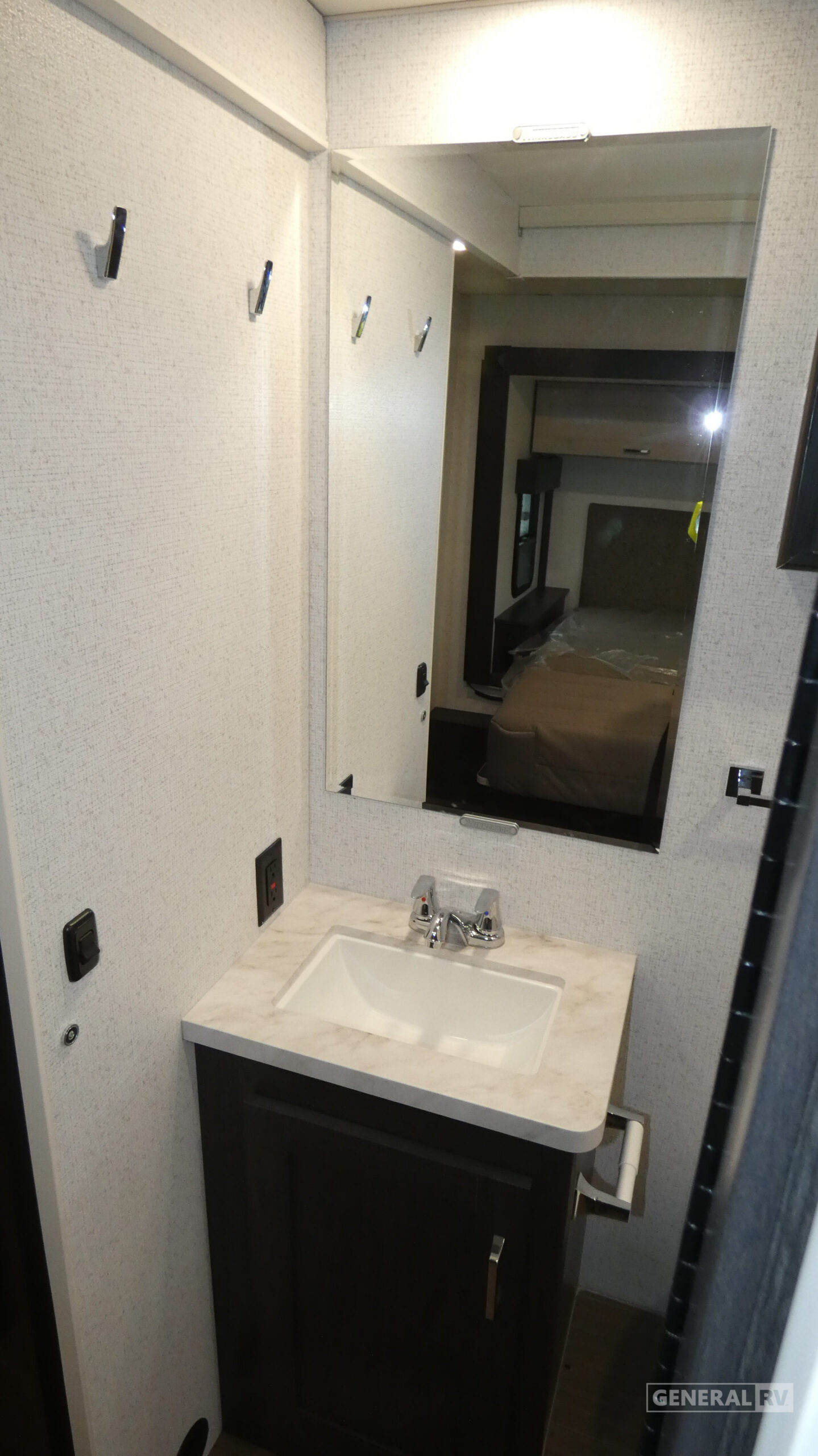 2027 Winnebago Sunflyer 26FE for Sale