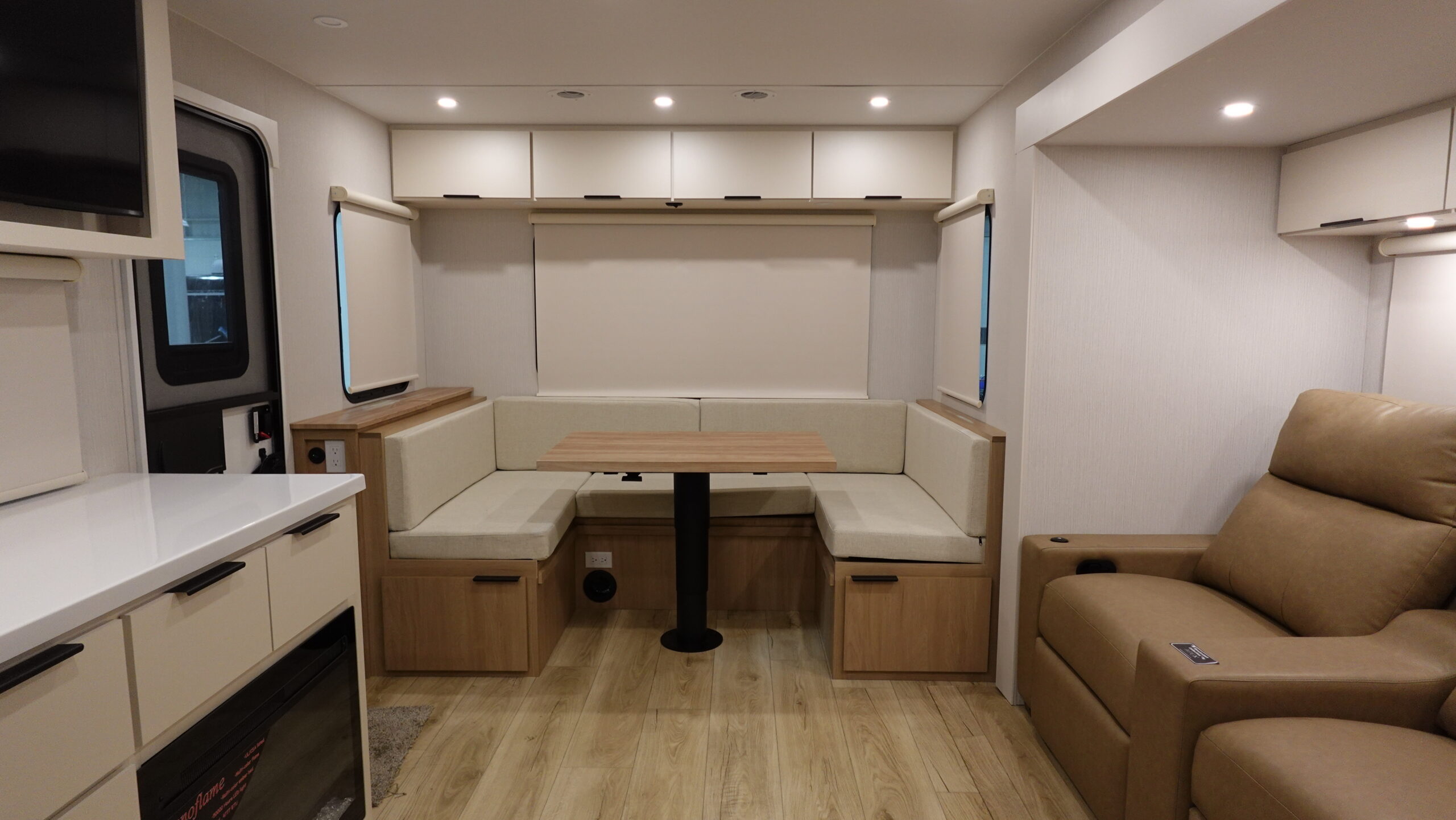 Thrive/25RLS/2026 image-1