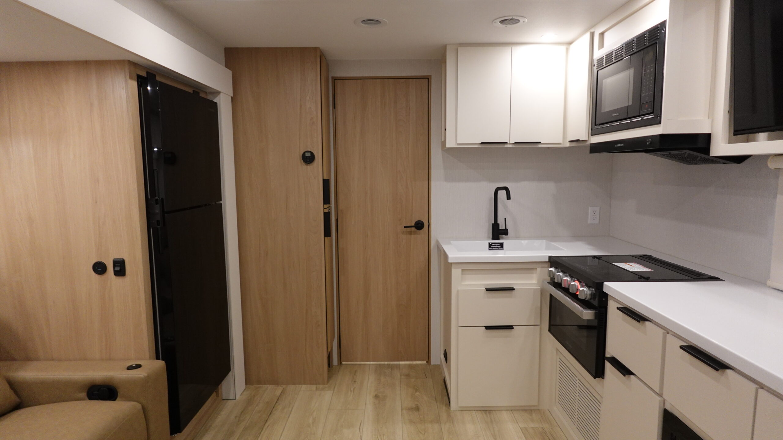 Thrive/25RLS/2026 image-3