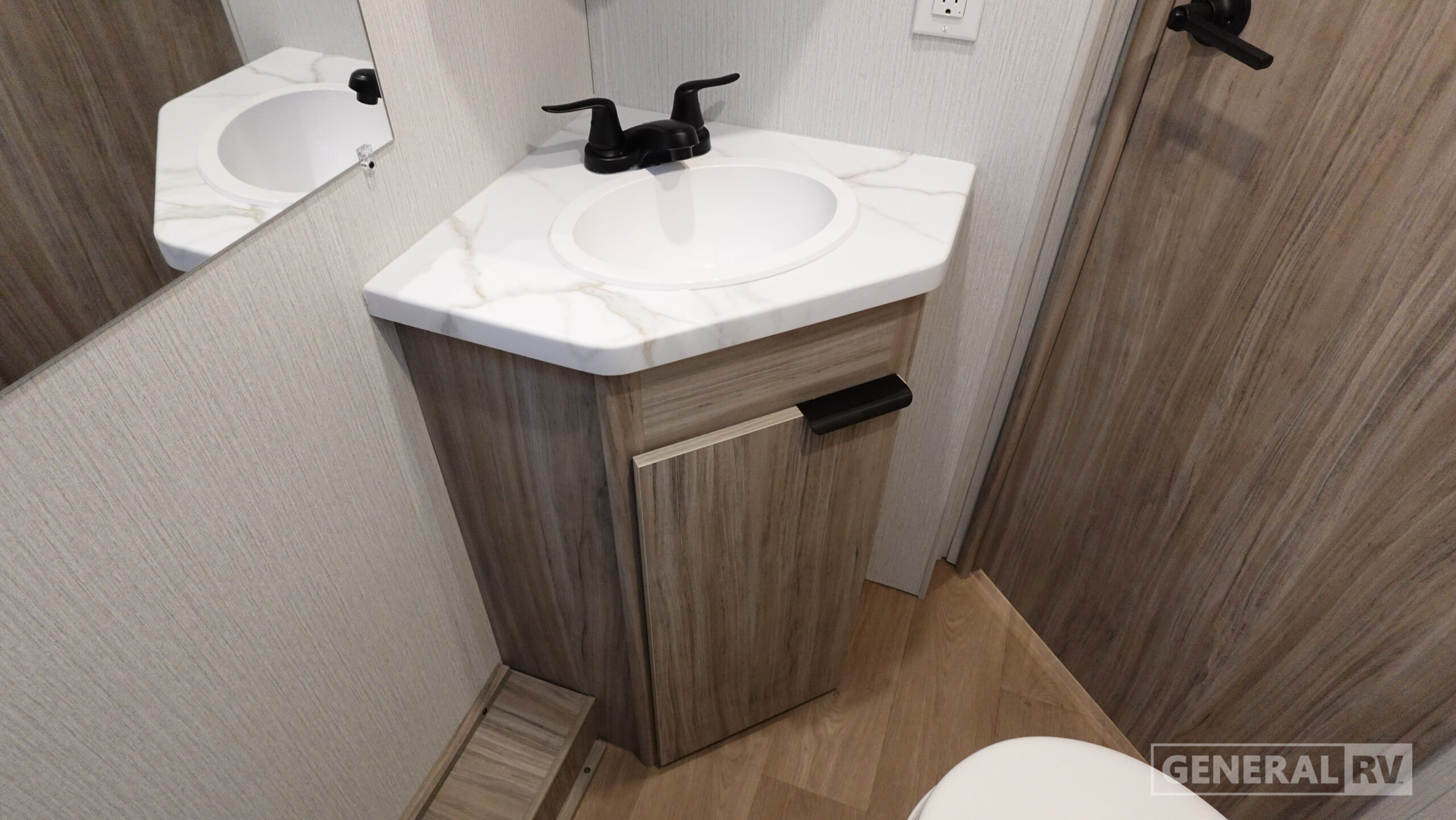2026 Winnebago Access 18DBH for Sale
