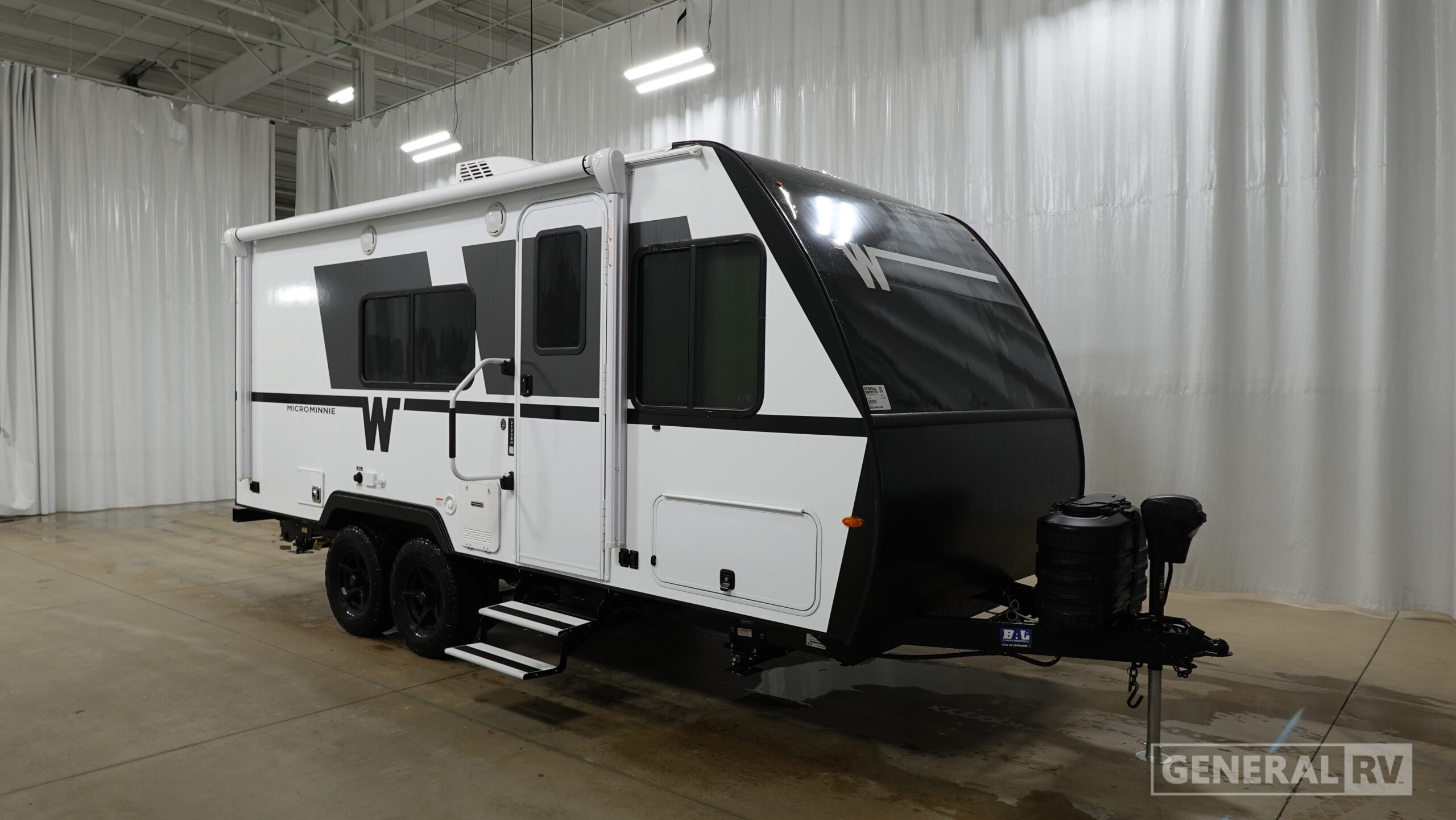 2026 Winnebago Micro Minnie 2100BH for Sale in North Canton, OH