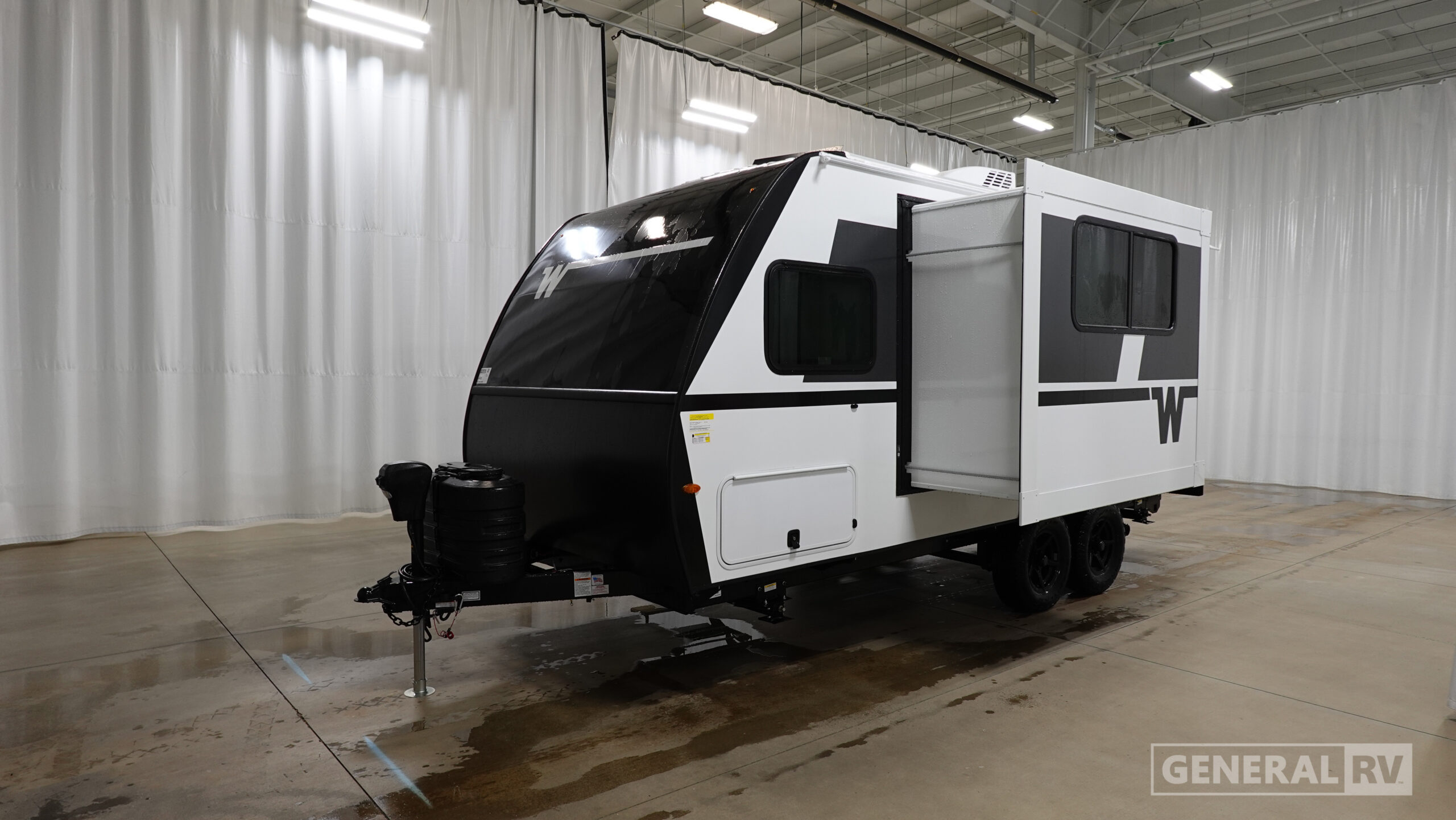 2026 Winnebago Micro Minnie 2100BH for Sale