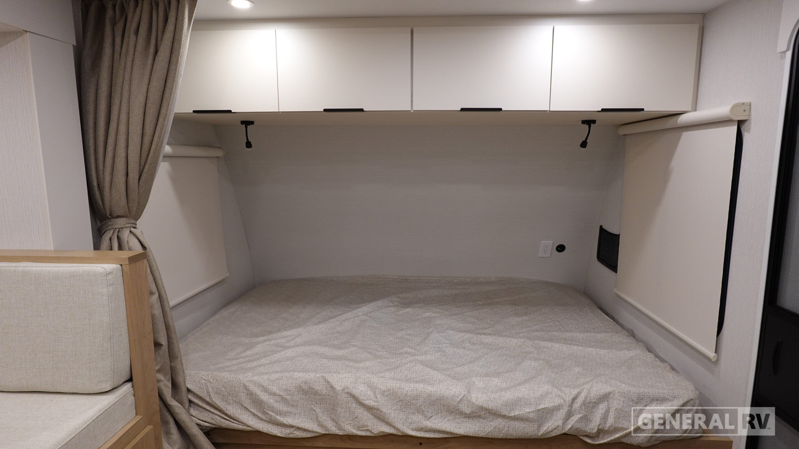 2026 Winnebago Micro Minnie 2100BH for Sale