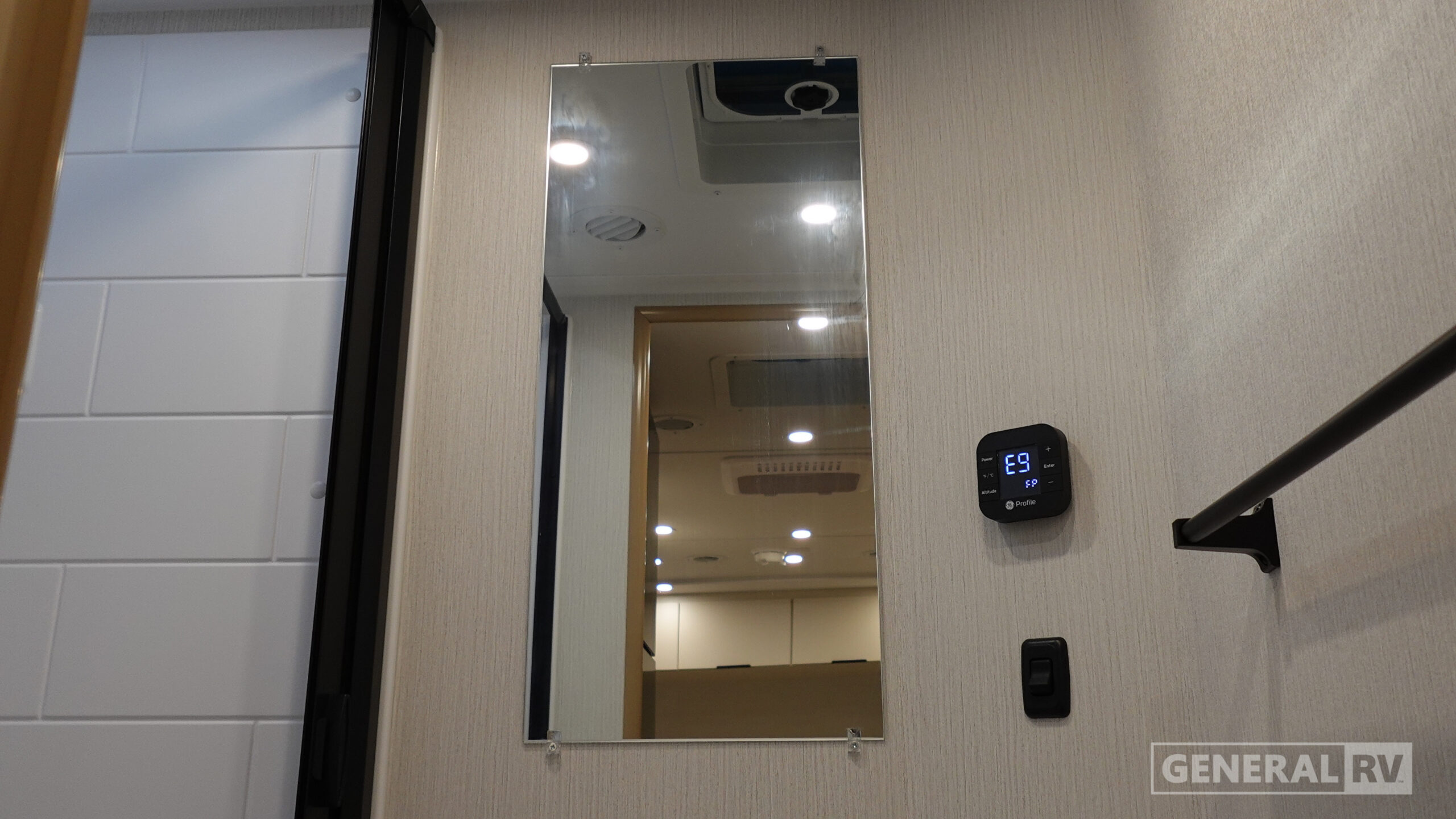 2026 Winnebago Micro Minnie 2100BH for Sale