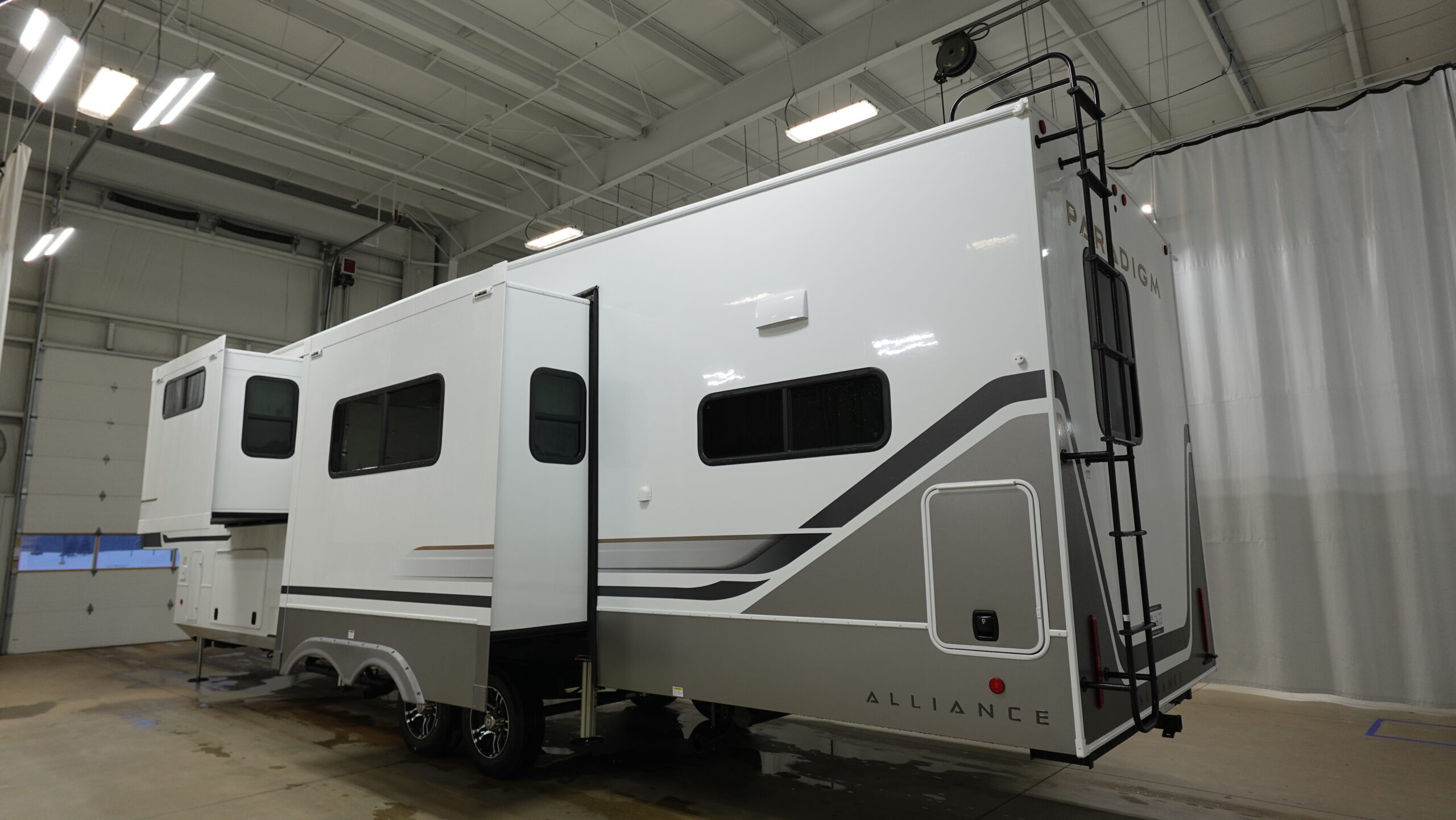 2026 Alliance RV Paradigm 382RK for Sale