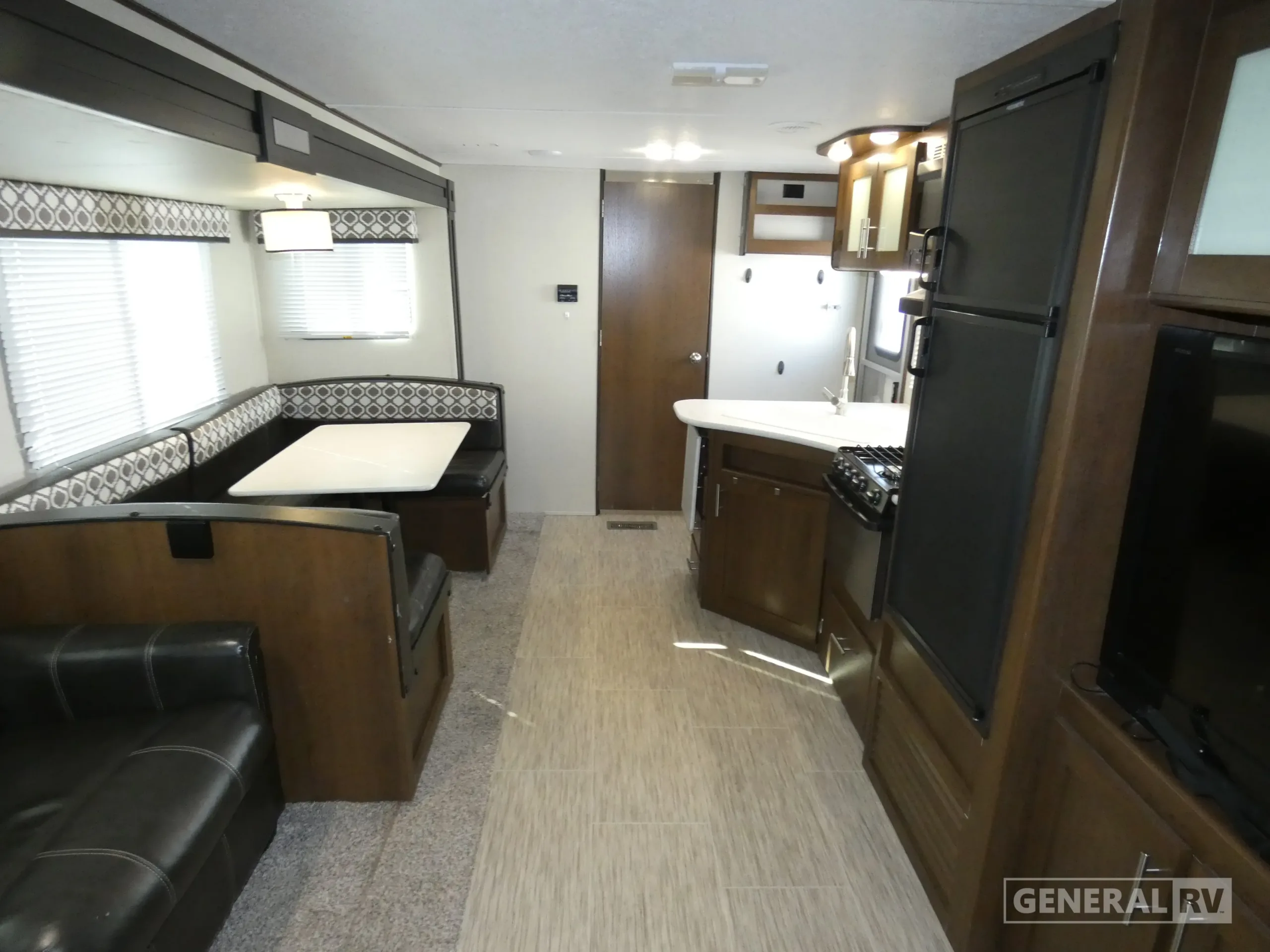 2018 Prime Time Manufacturing Avenger ATI 27DBS for Sale