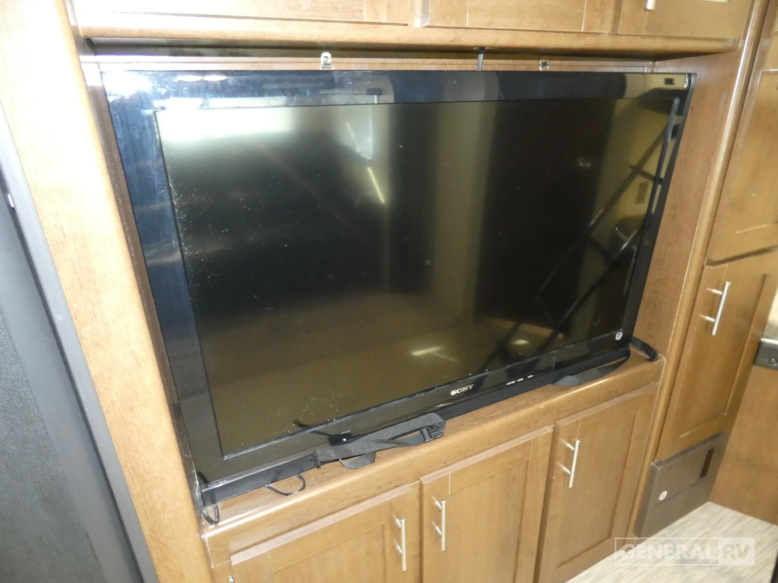2018 Prime Time Manufacturing Avenger ATI 27DBS for Sale