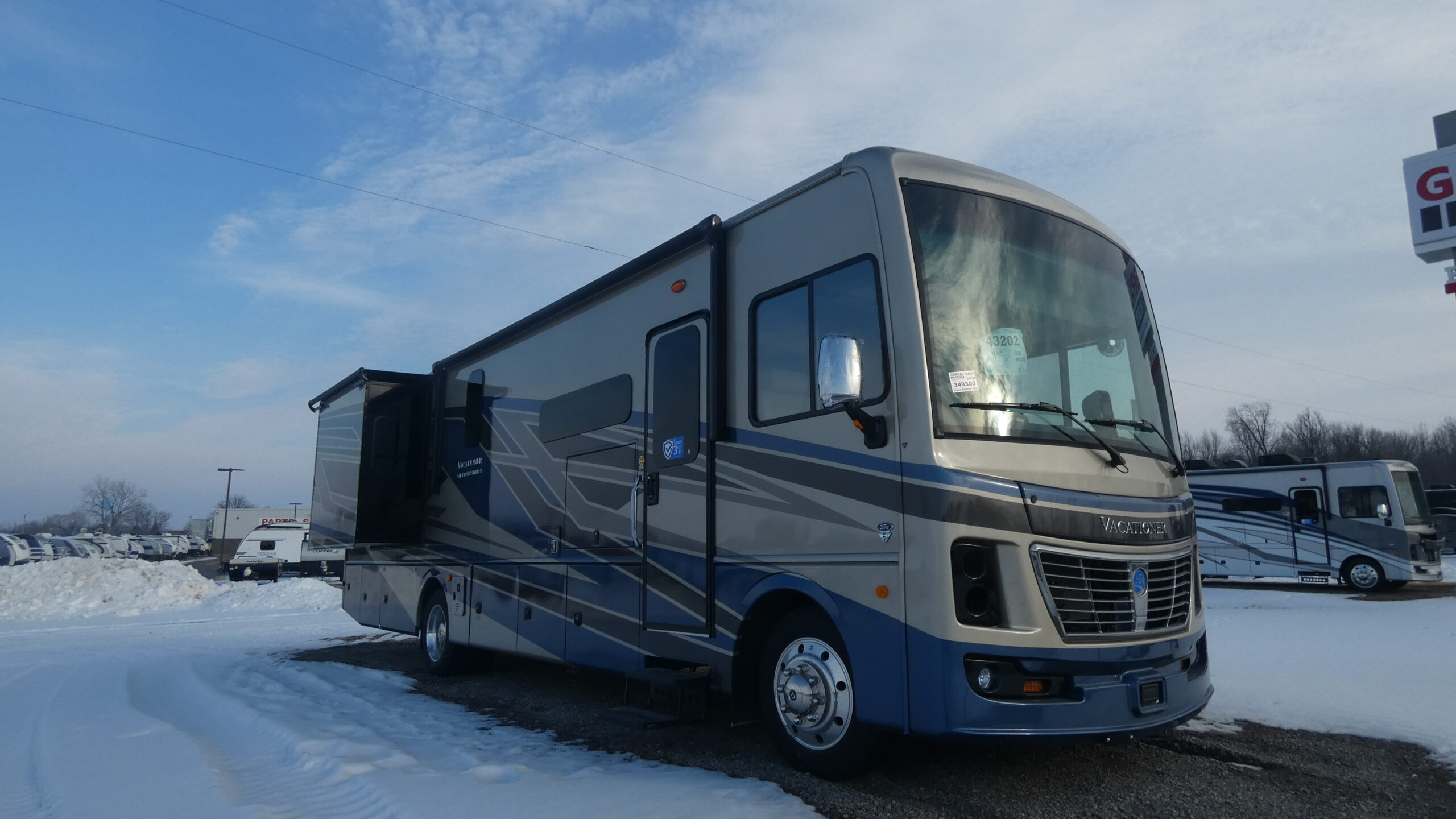 2026 Holiday Rambler Vacationer 35K for Sale in Birch Run, MI