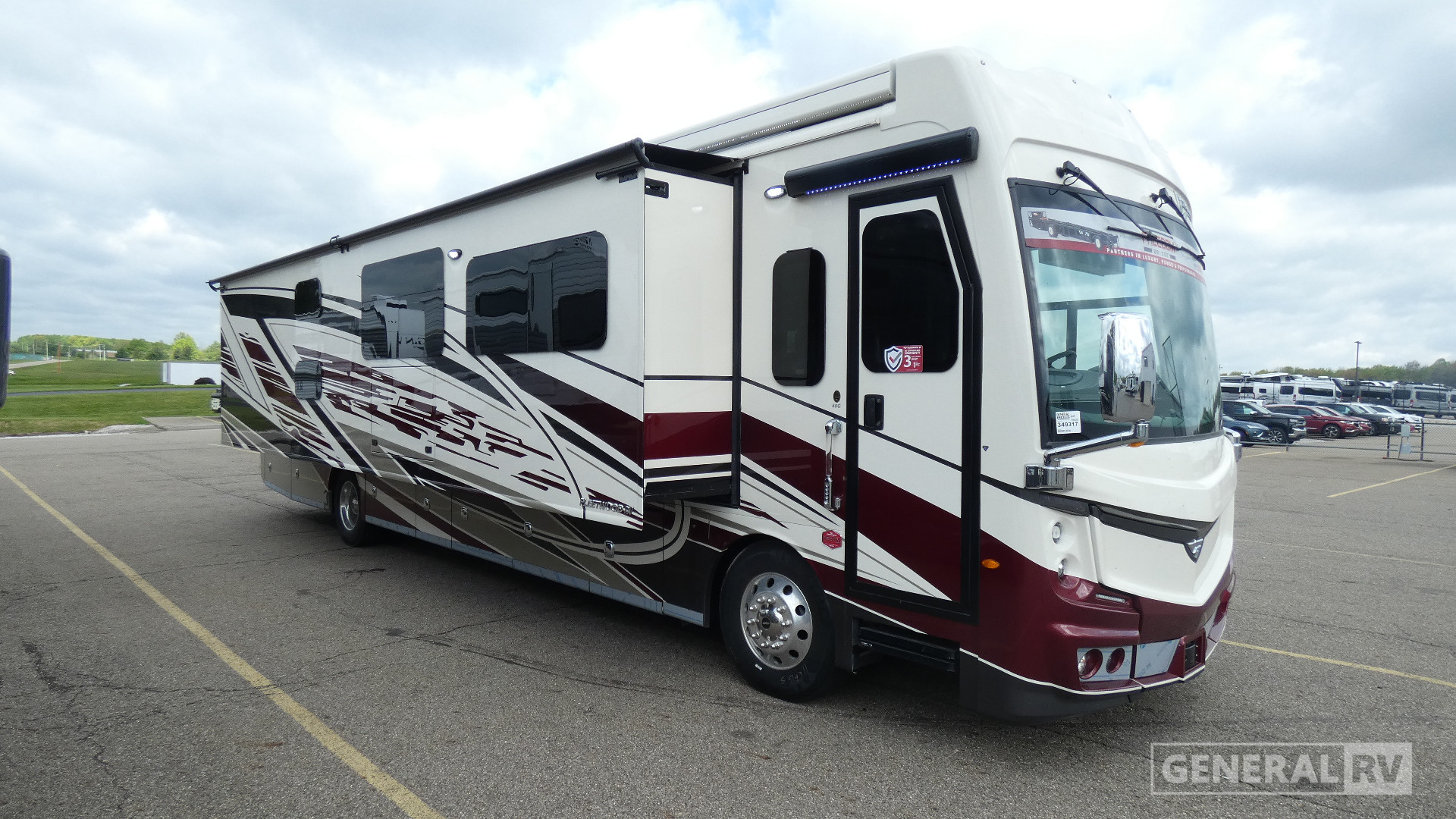 2026 Fleetwood Discovery LXE 40G for Sale in North Canton, OH