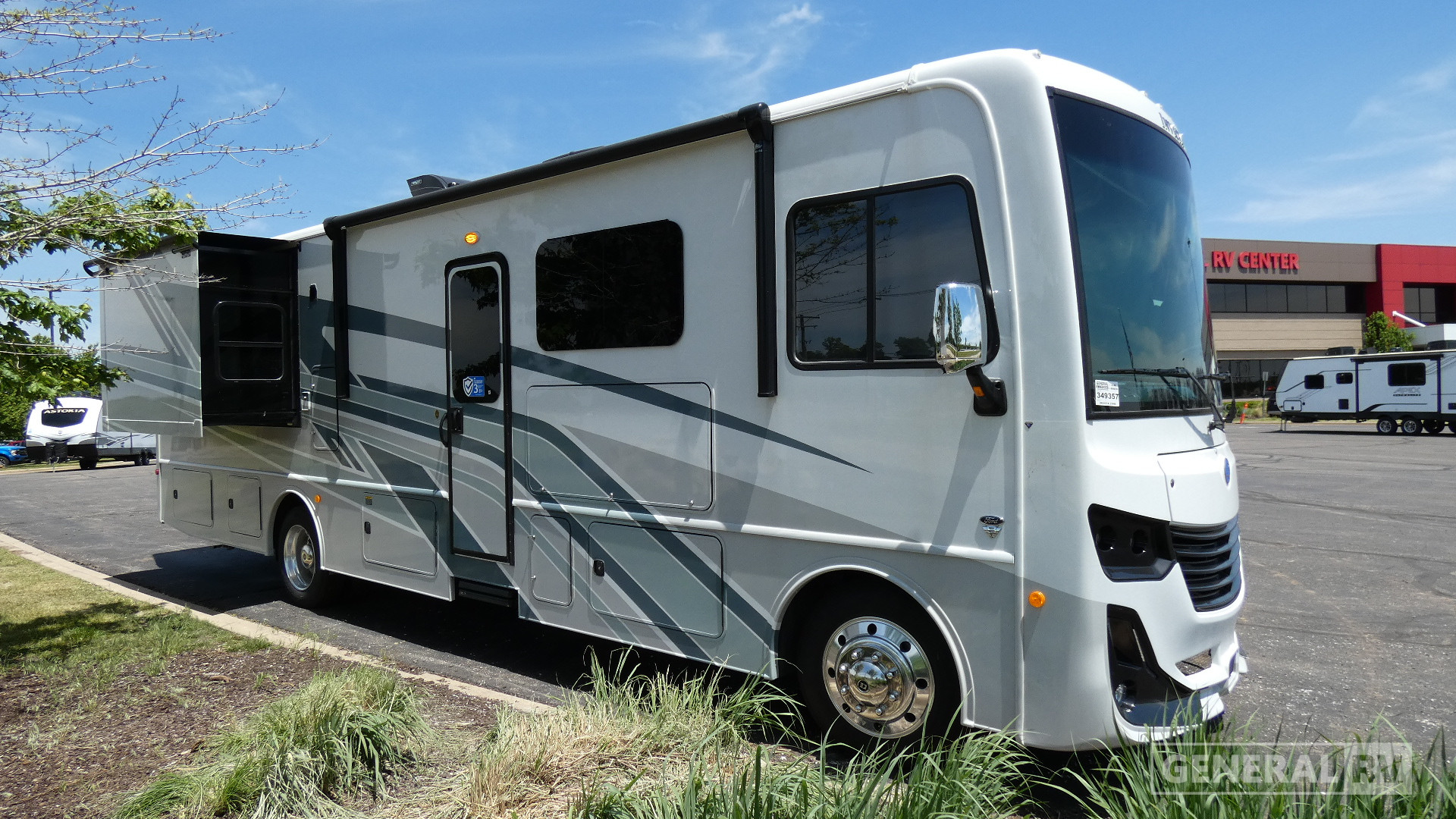 2026 Holiday Rambler Invicta 33HB for Sale in WIXOM, MI