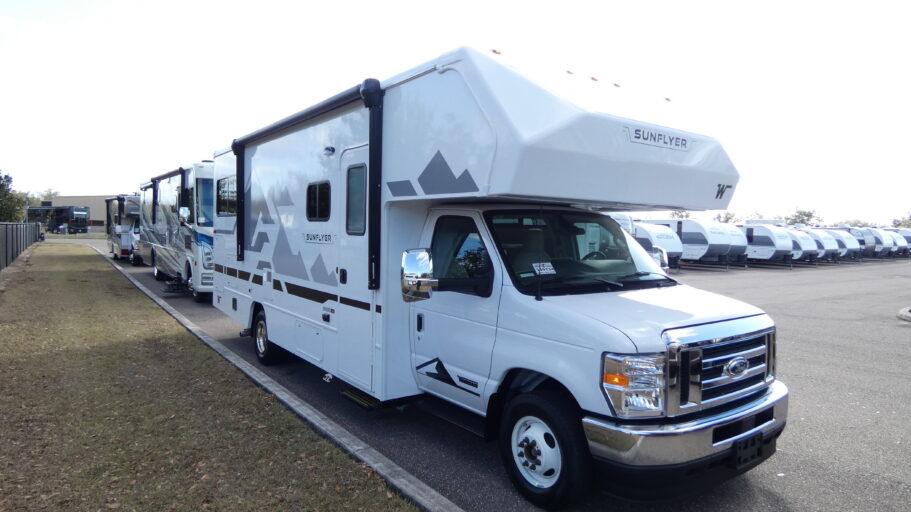 2027 WINNEBAGO 324GG