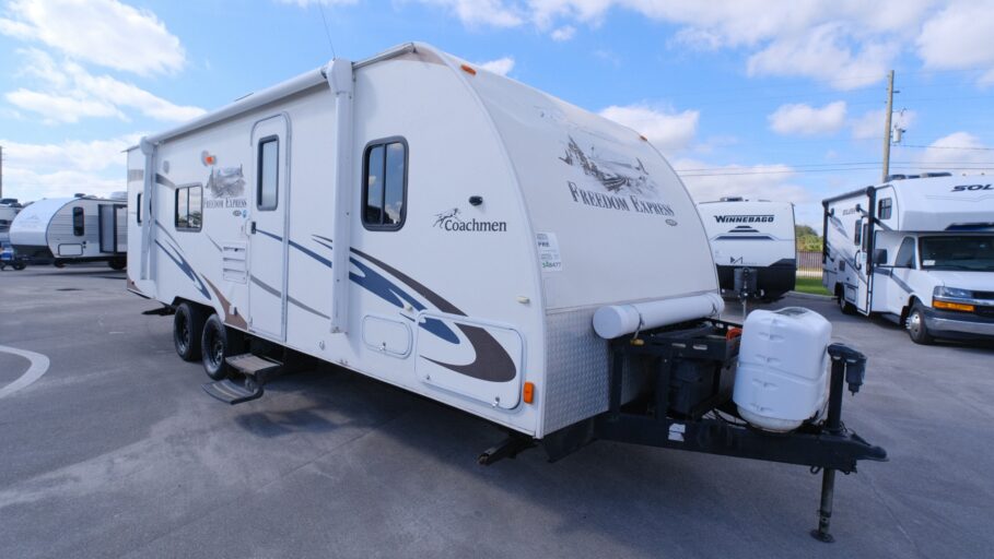 2012 COACHMEN 260BL