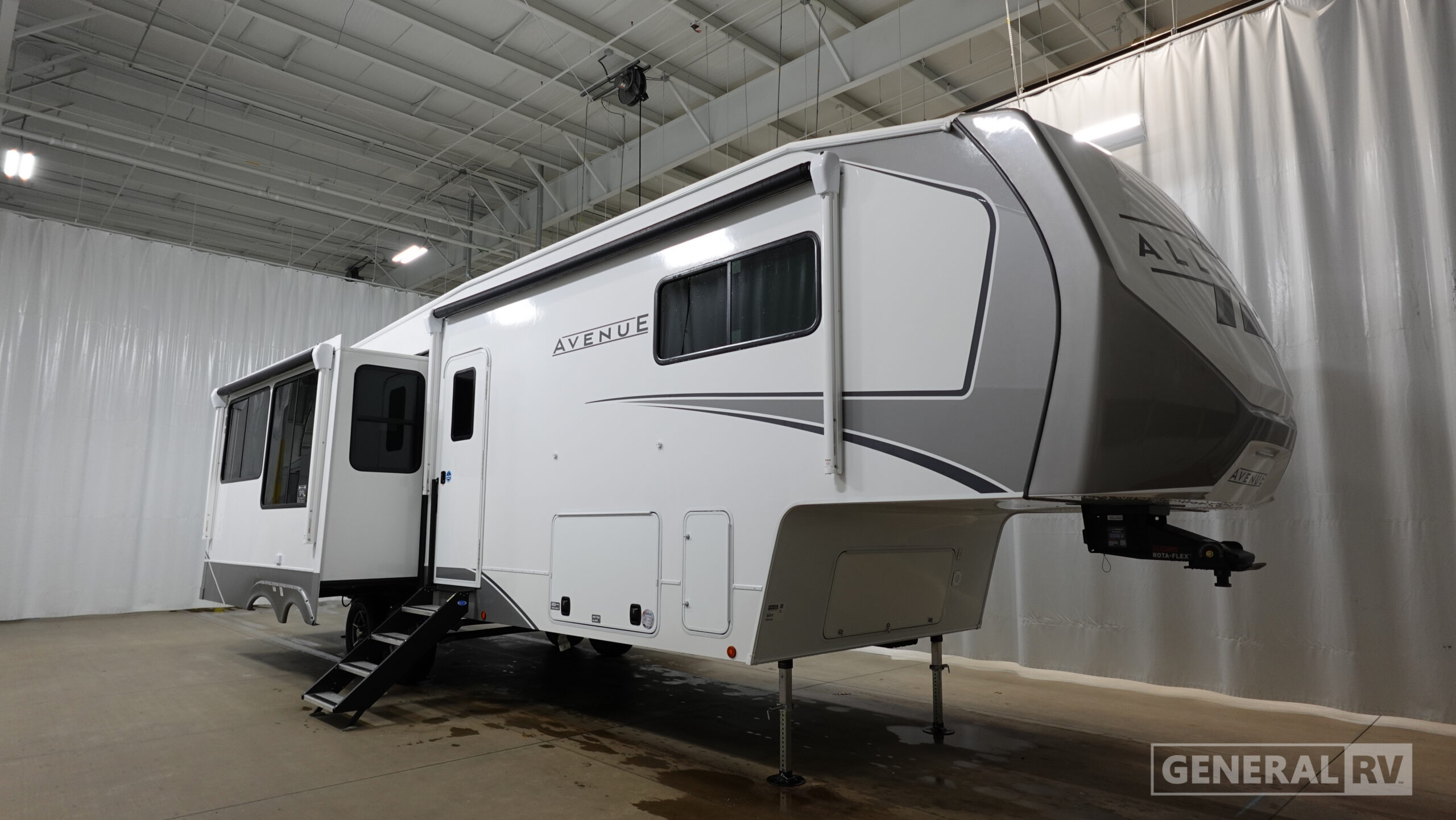 2026 Alliance RV Avenue 32RLS for Sale in Brownstown Twp, MI