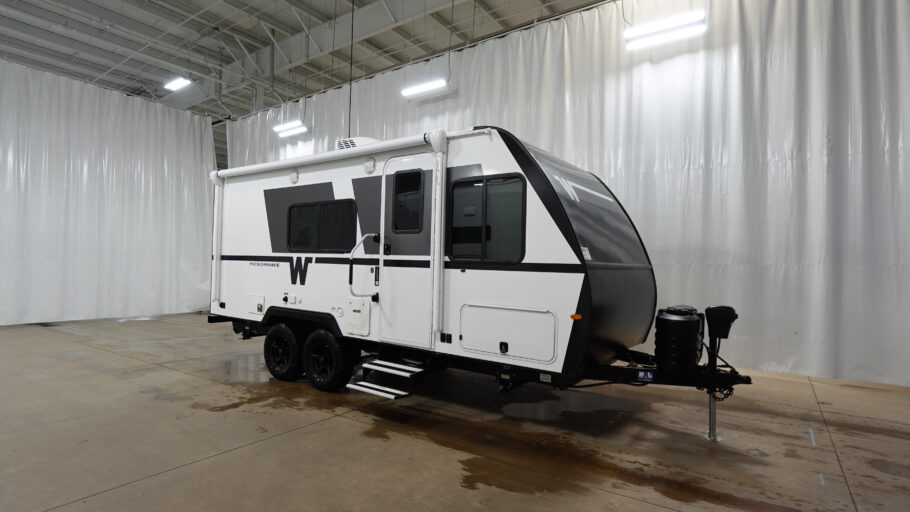 2026 WINNEBAGO 1800BH