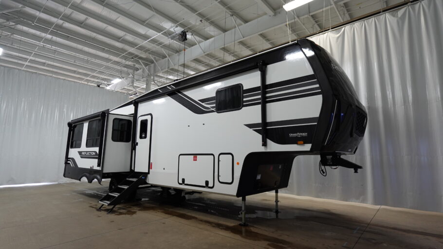 2026 GRAND DESIGN 337RLS