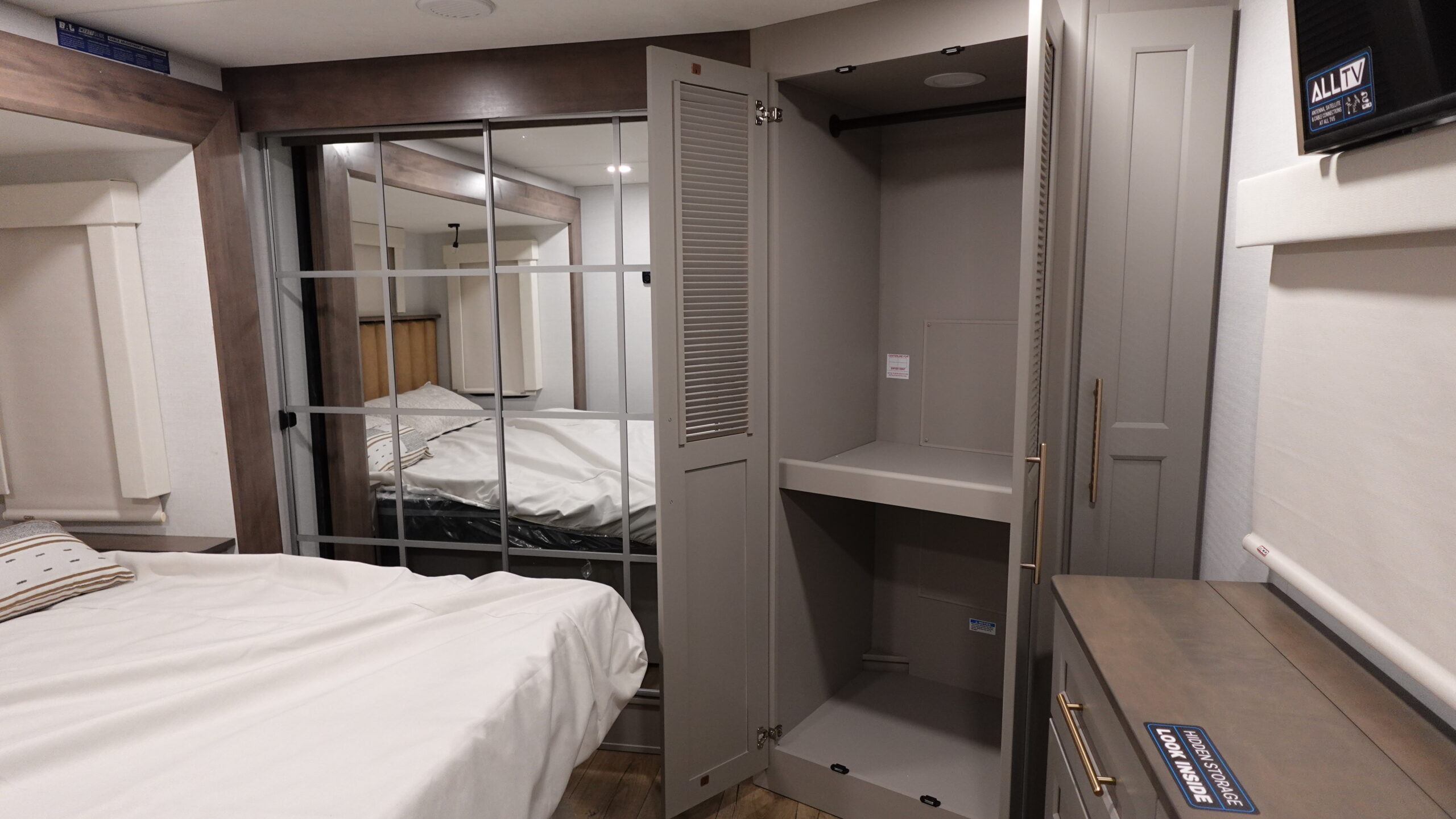 2026 Alliance RV Paradigm 310RL for Sale