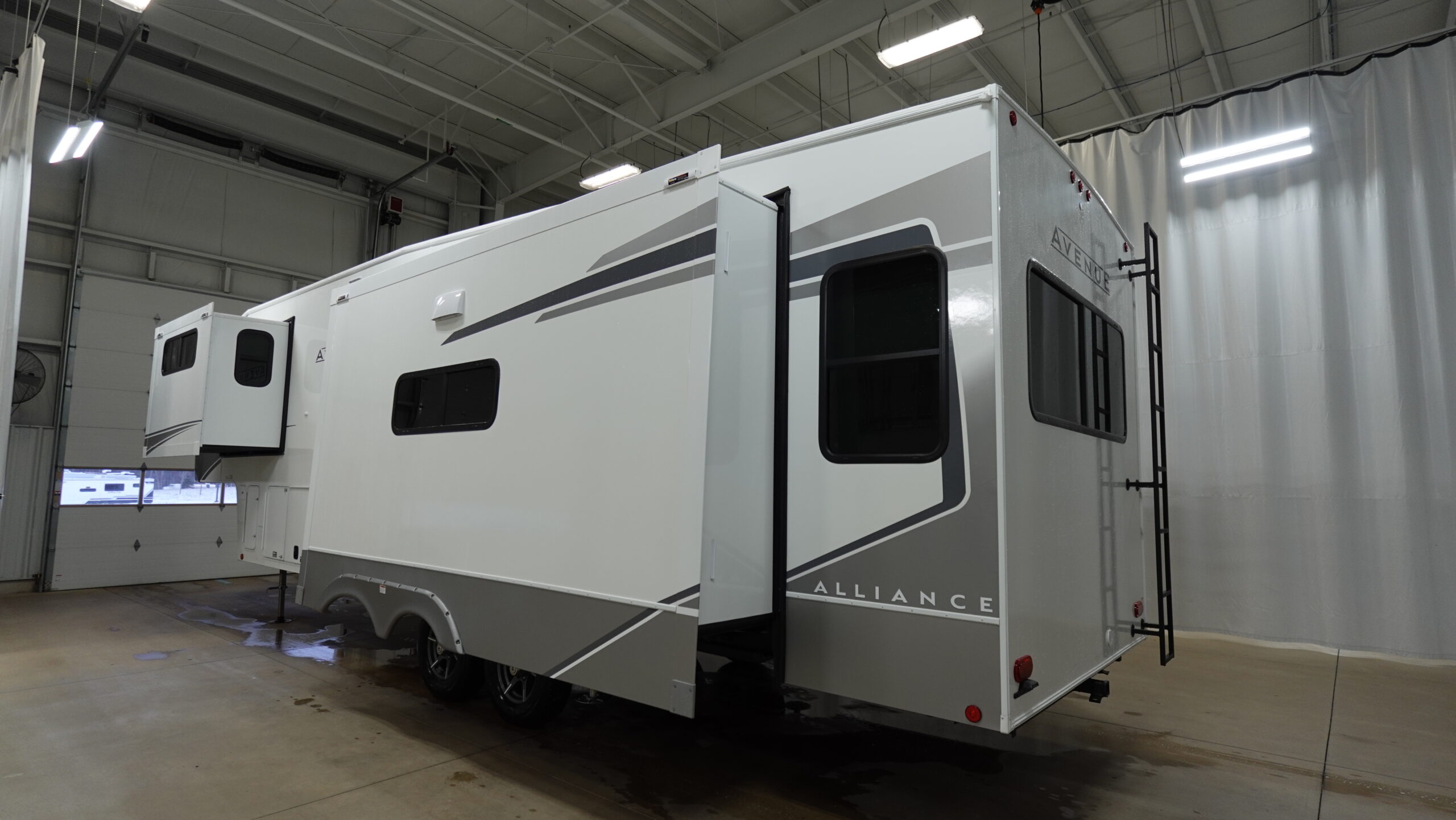 2026 Alliance RV Avenue 32RLS for Sale