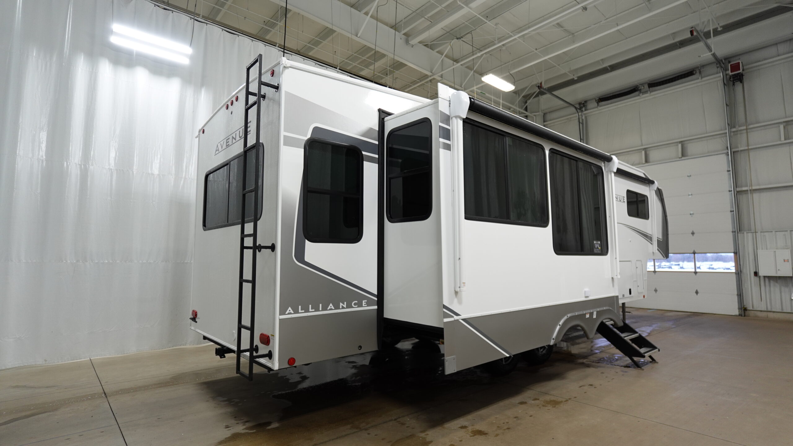 2026 Alliance RV Avenue 32RLS for Sale