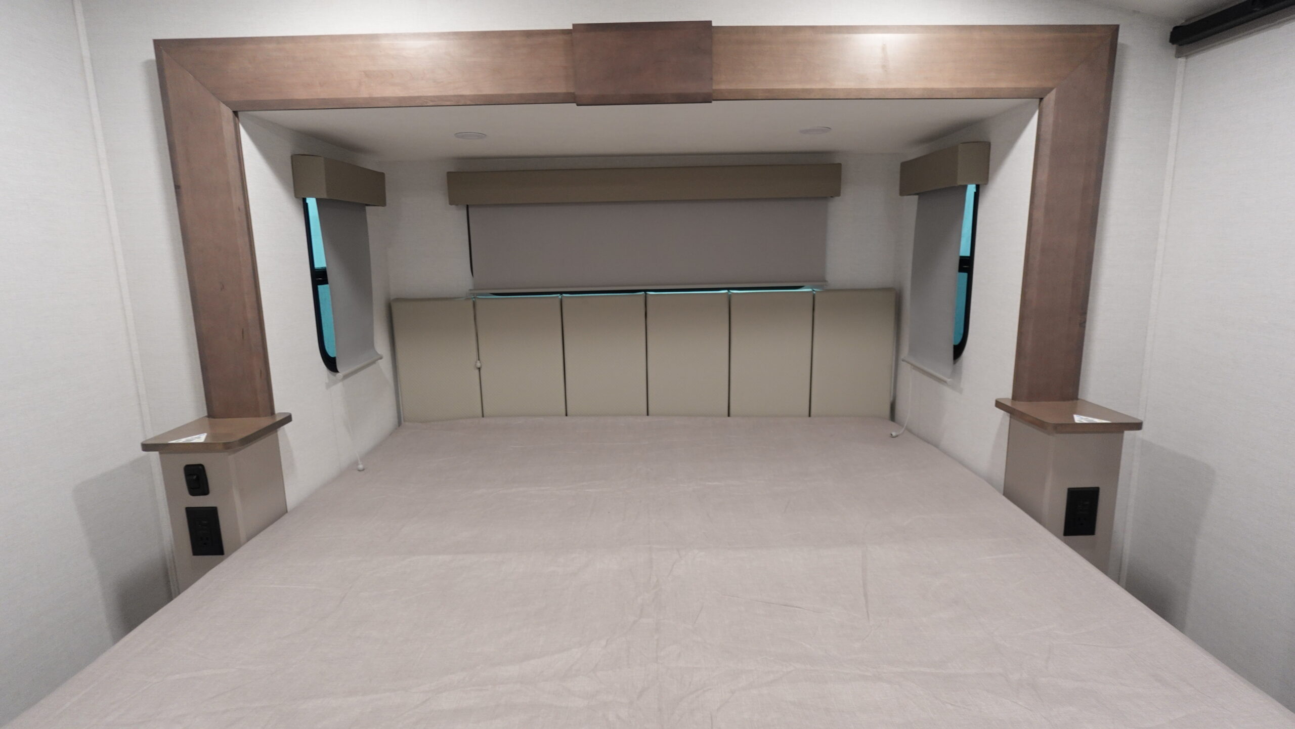 2026 Alliance RV Avenue 32RLS for Sale