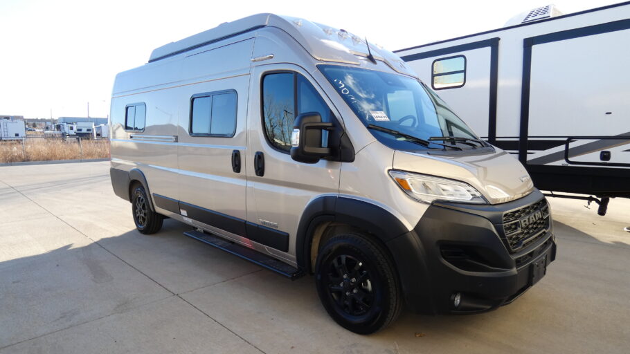 2026 WINNEBAGO 59PX