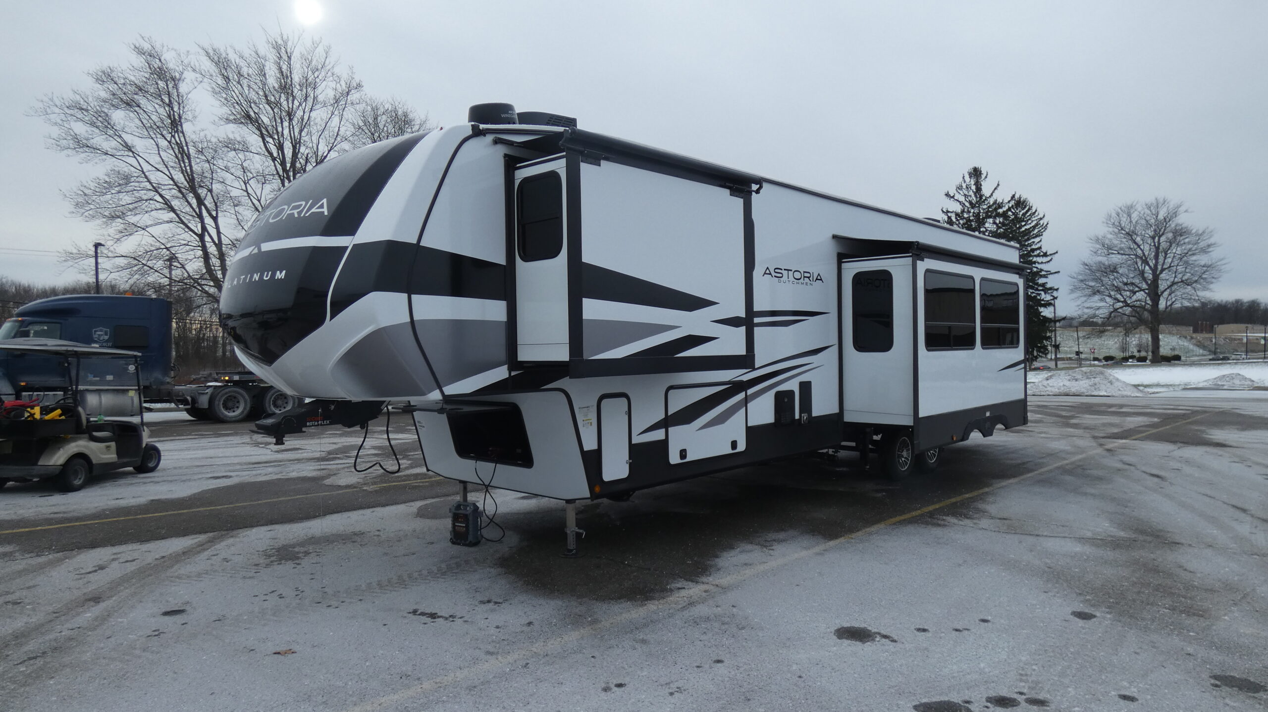2025 Dutchmen Astoria Fifth Wheel Platinum 3603LFP for Sale